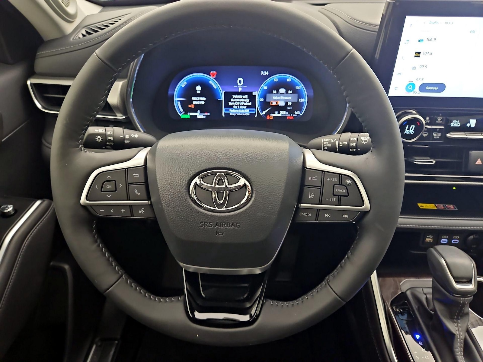 2026 Toyota Highlander Platinum - Photo 11