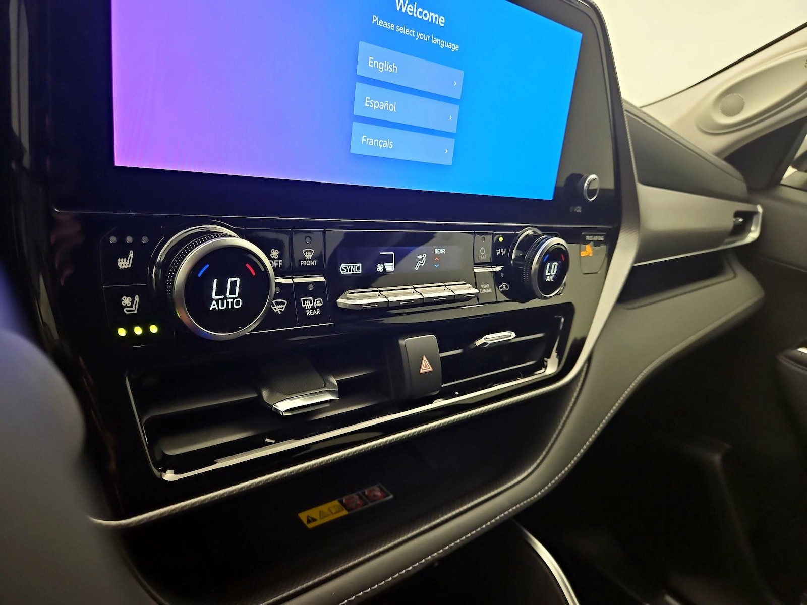 2026 Toyota Highlander Platinum - Photo 17