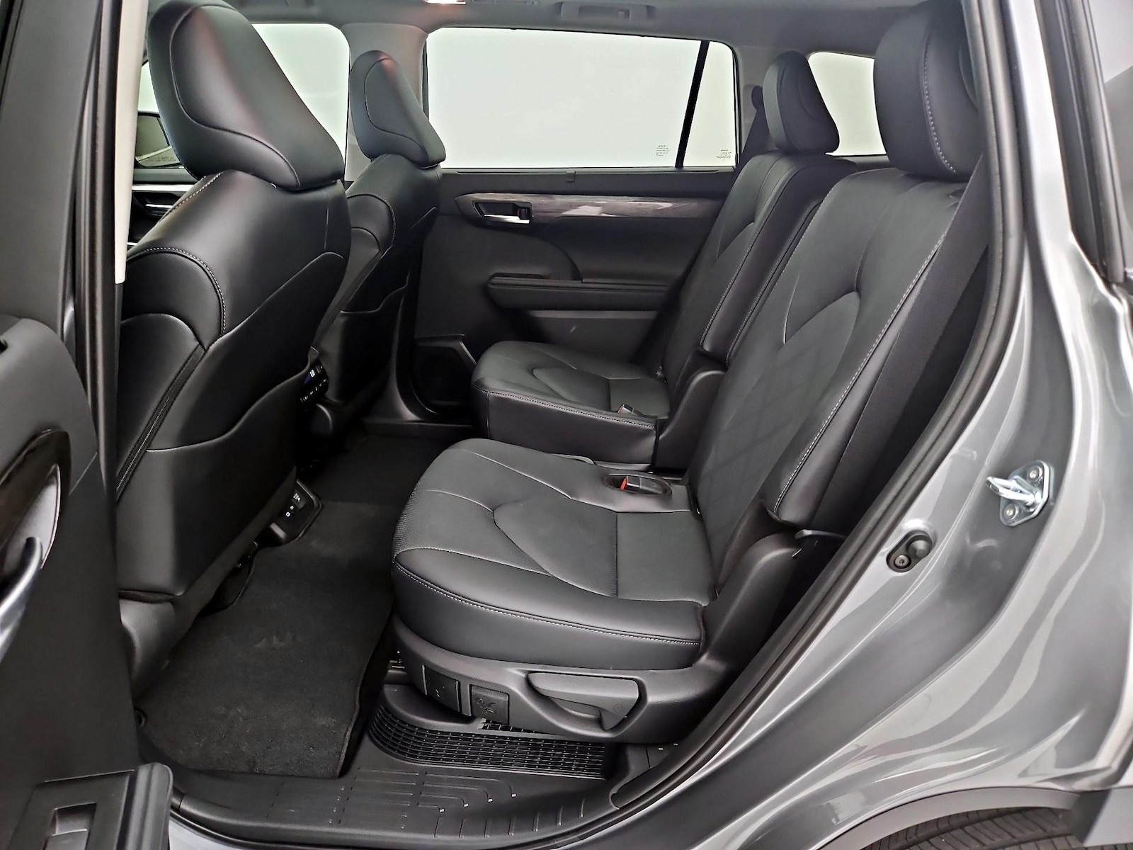2026 Toyota Highlander Platinum - Photo 21