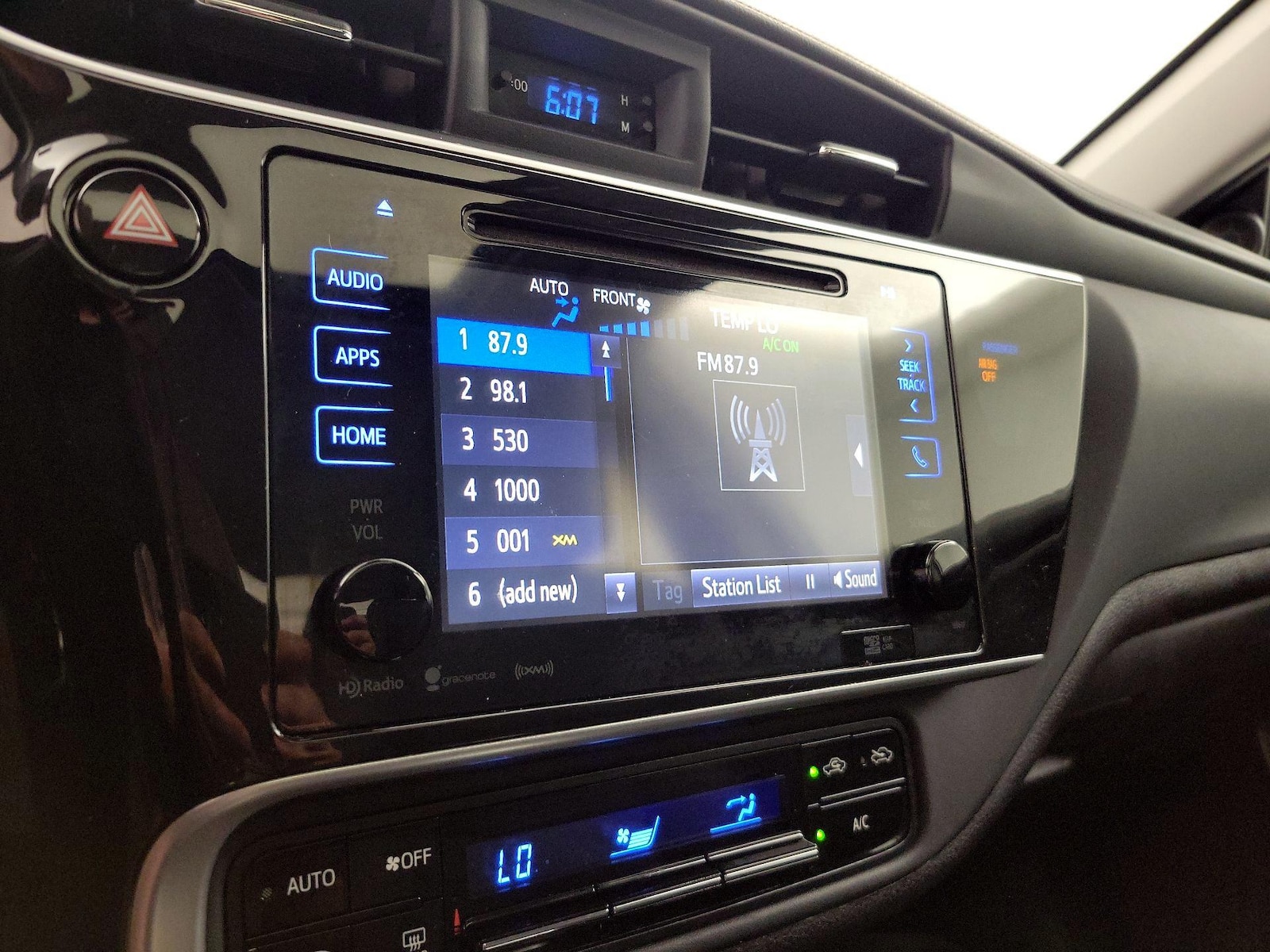 2018 Toyota Corolla XLE - Photo 17