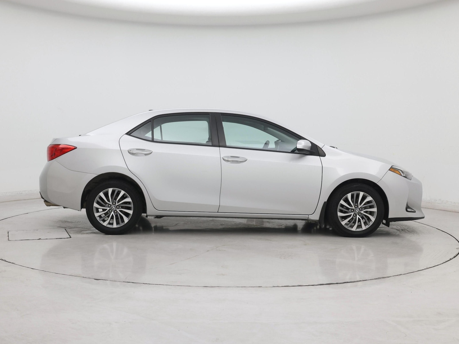 2018 Toyota Corolla XLE - Photo 8