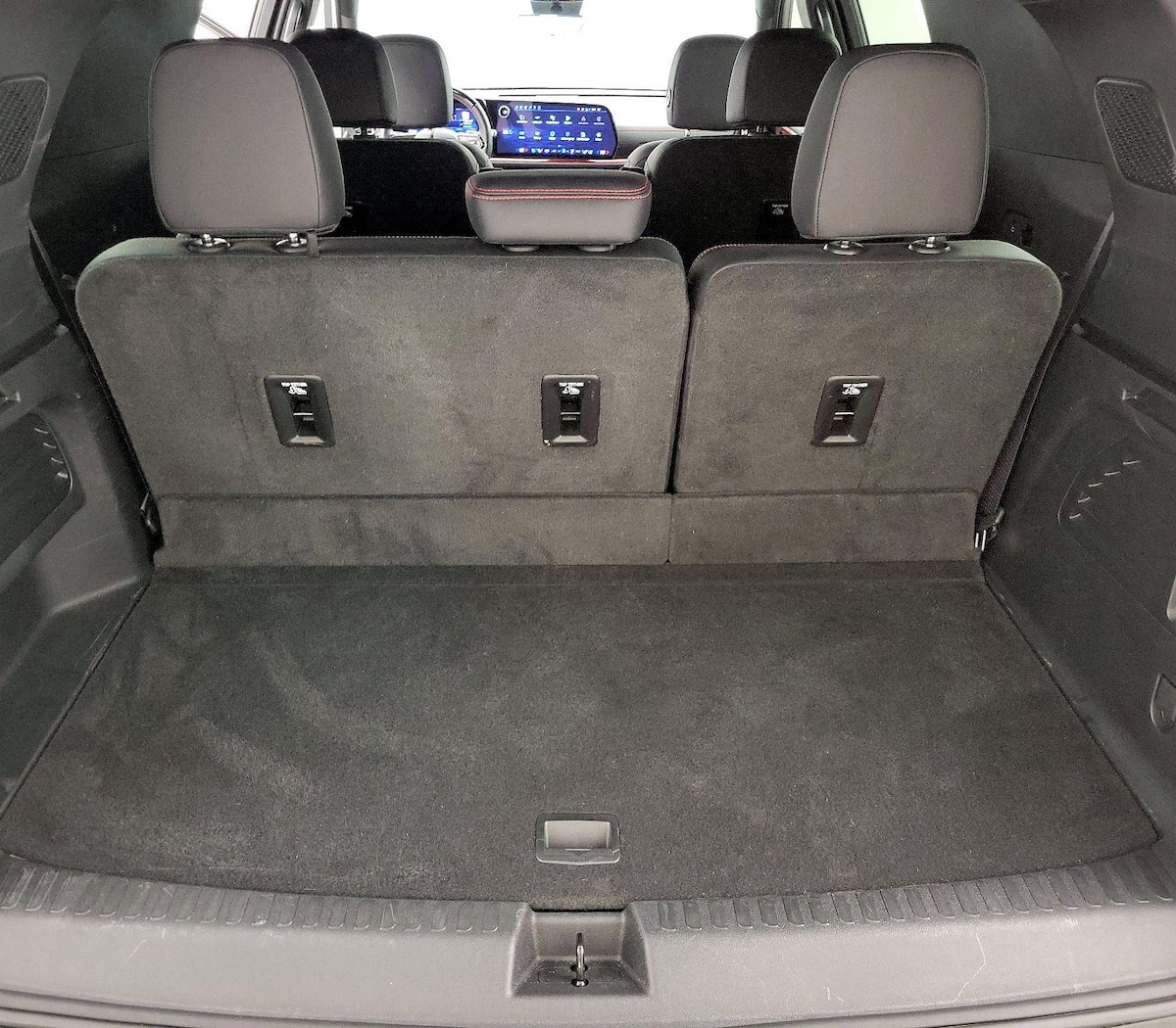 Trunk/Cargo (Seats Up)