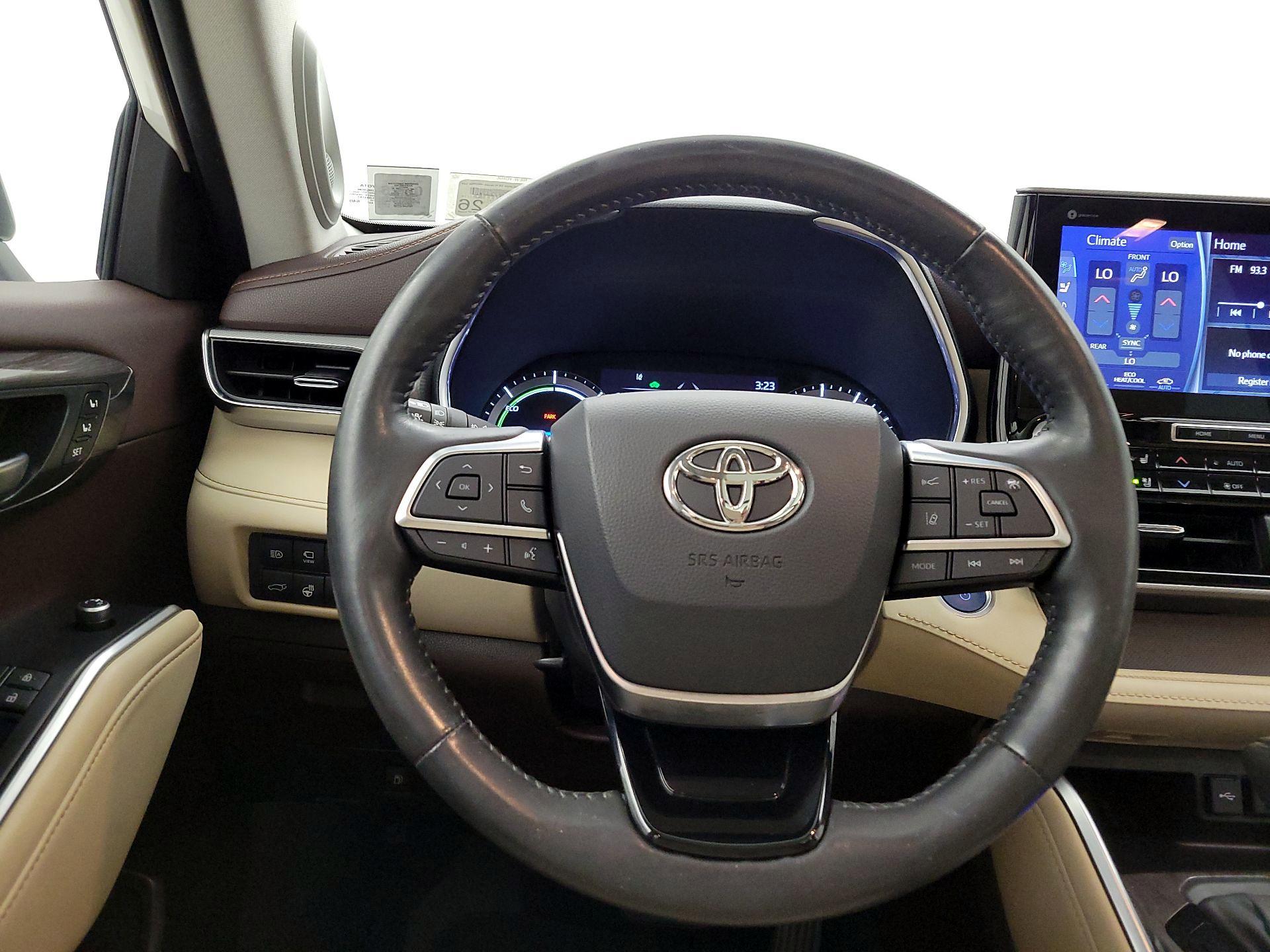 Thumbnail: 2021 Toyota Highlander - 10