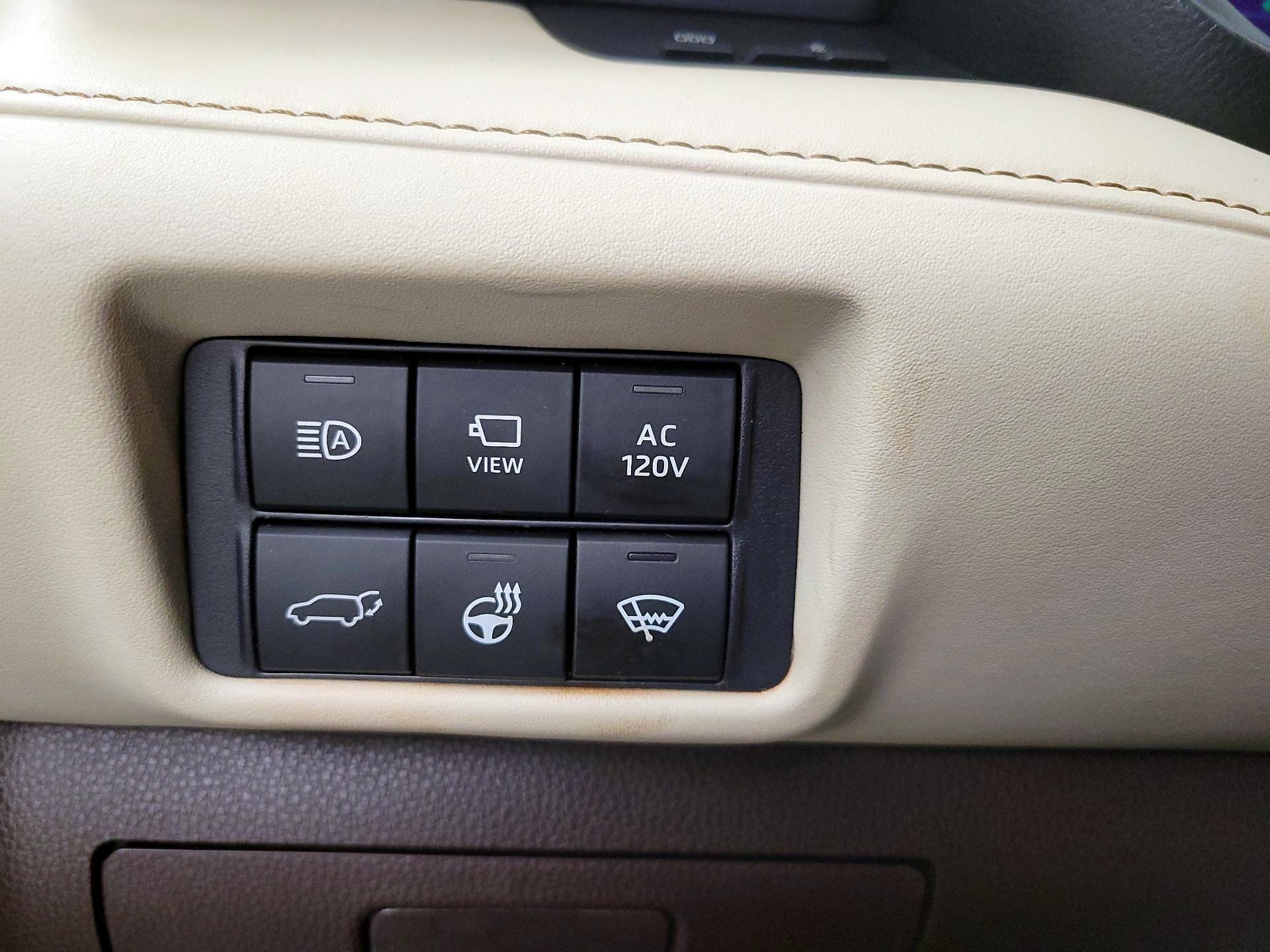 Thumbnail: 2021 Toyota Highlander - 13
