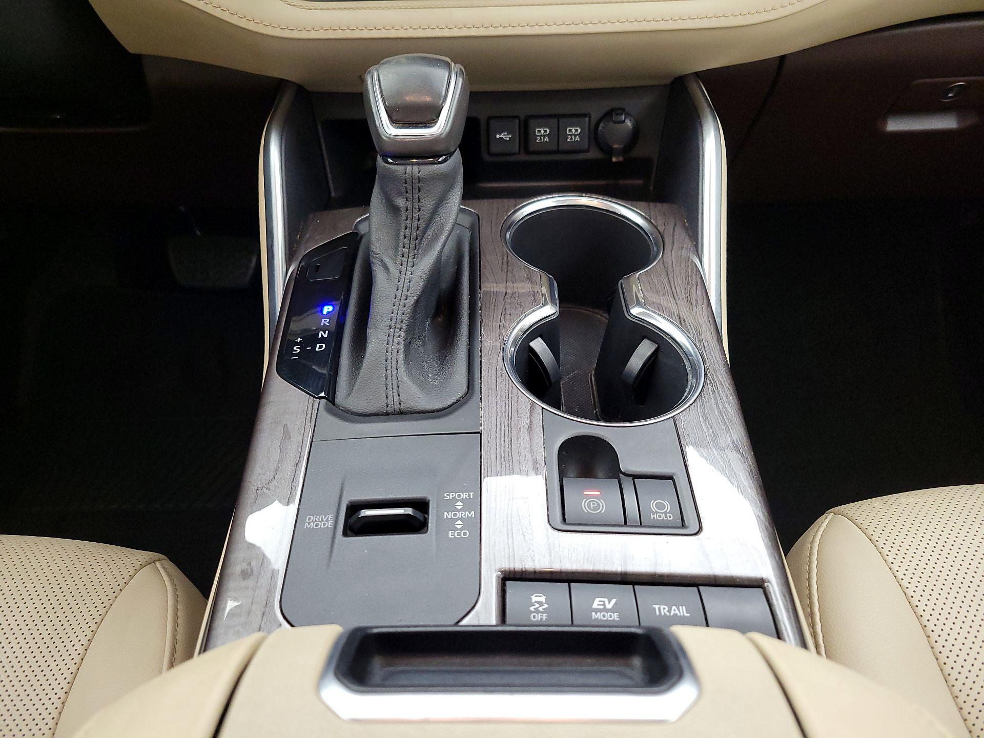 Thumbnail: 2021 Toyota Highlander - 18