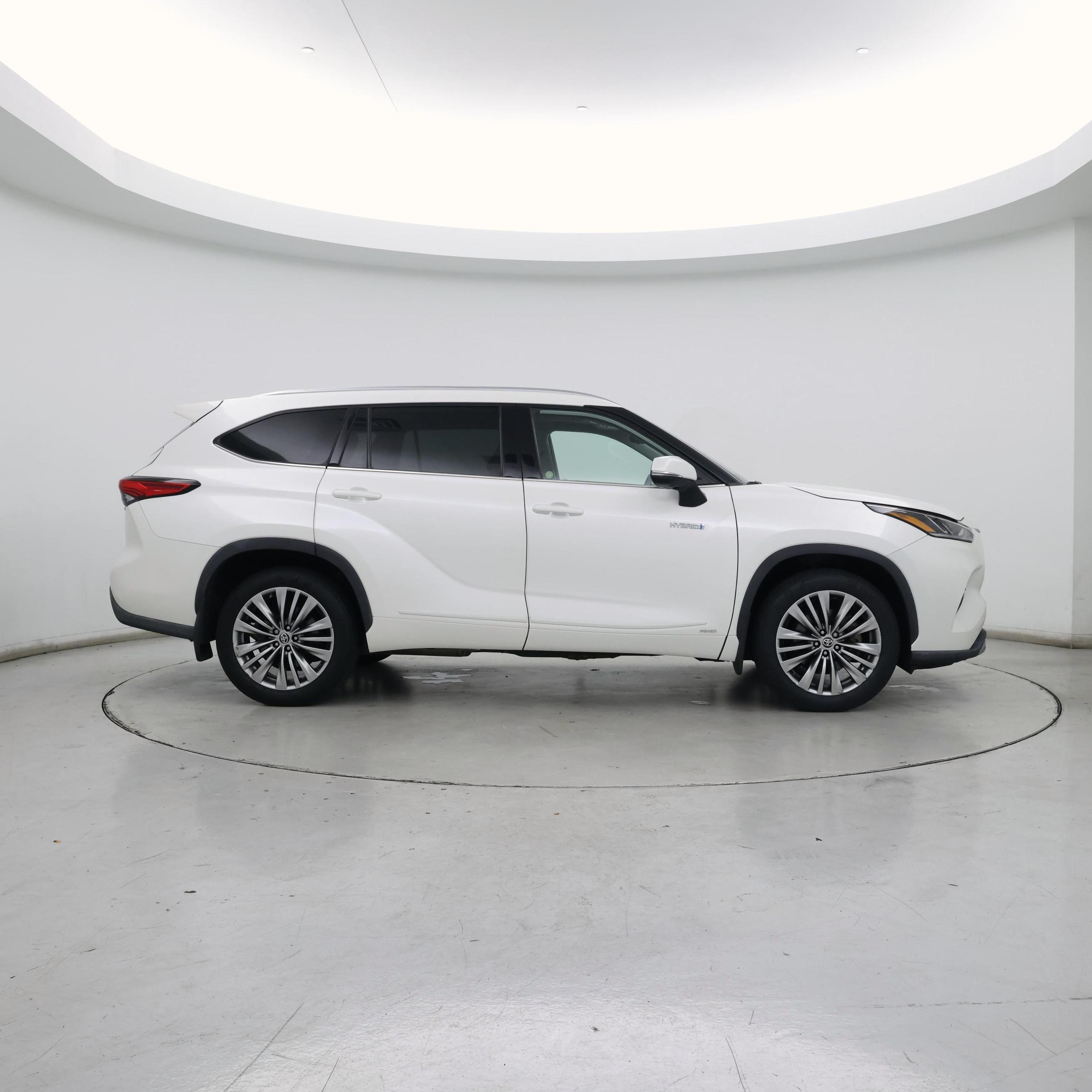 Thumbnail: 2021 Toyota Highlander - 7