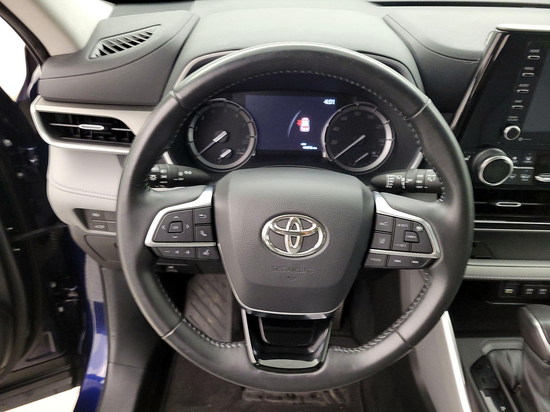 Thumbnail: 2021 Toyota Highlander - 10