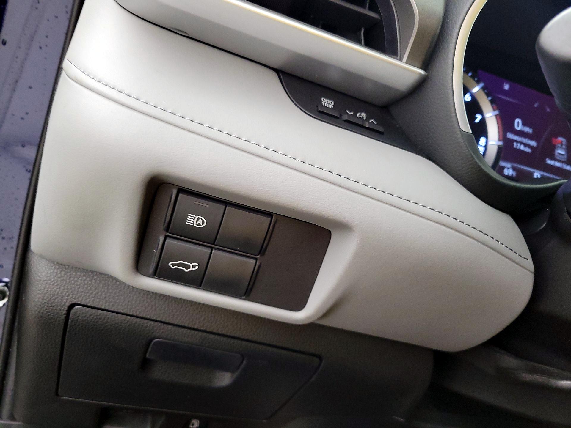 Thumbnail: 2021 Toyota Highlander - 13