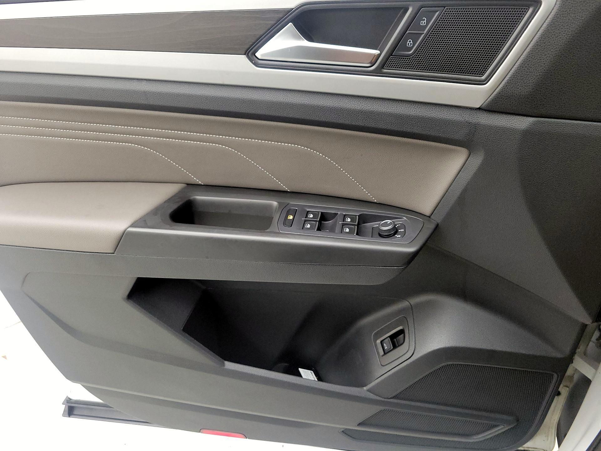 Thumbnail: 2022 Volkswagen Atlas - 12