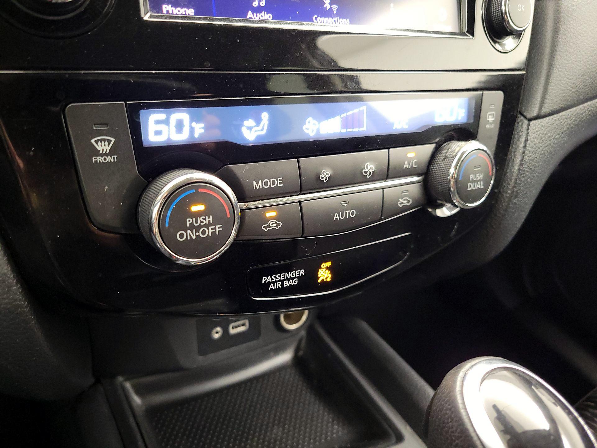 Thumbnail: 2019 Nissan Rogue - 16