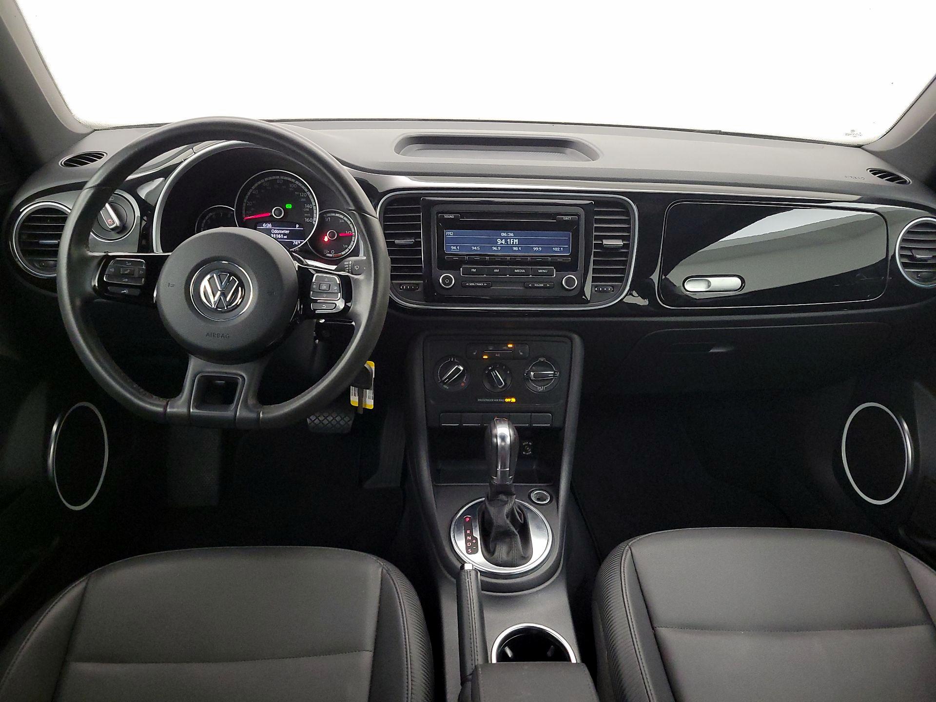 Thumbnail: 2014 Volkswagen Beetle - 9