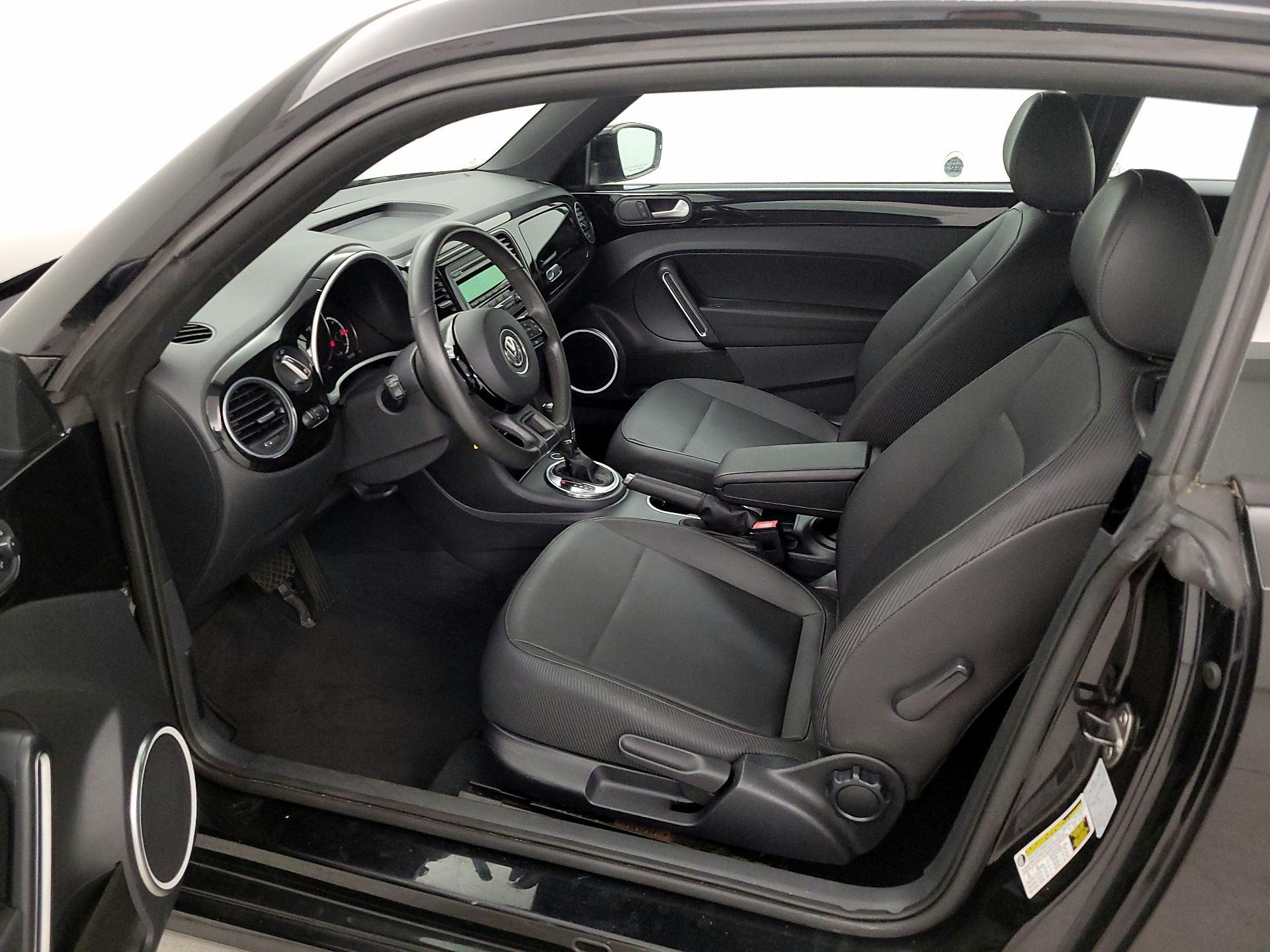 Thumbnail: 2014 Volkswagen Beetle - 11