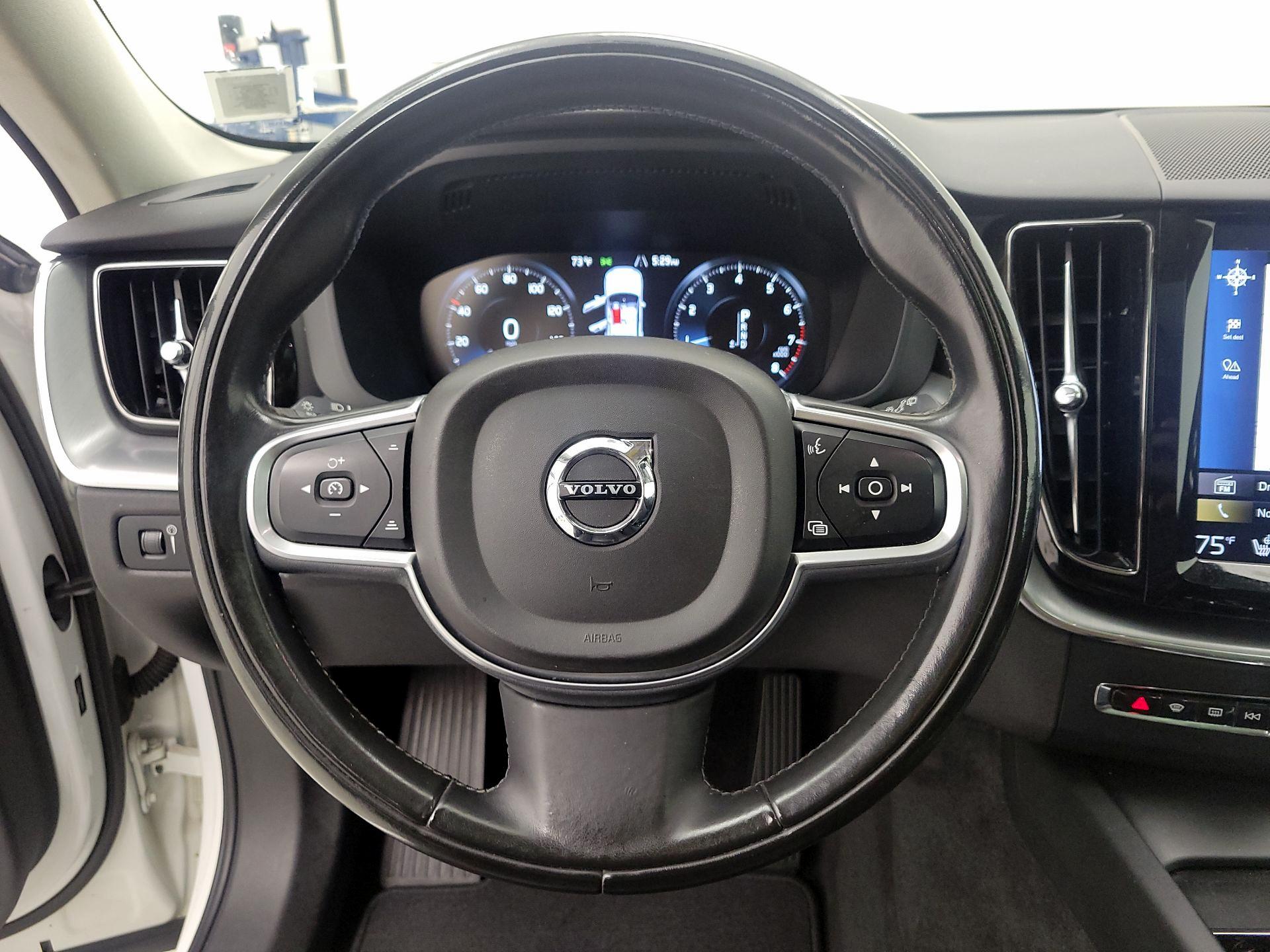 Thumbnail: 2019 Volvo XC60 - 10