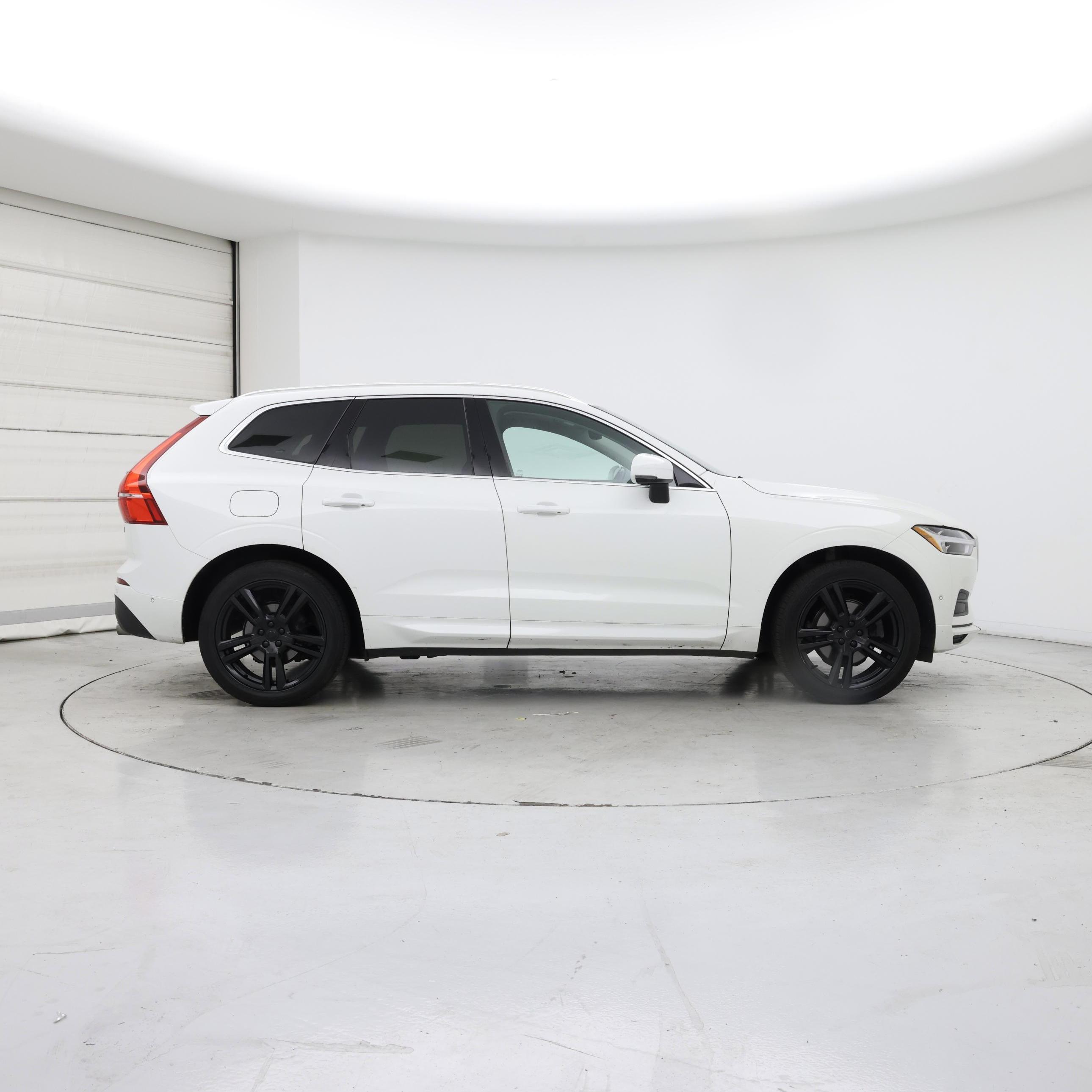 Thumbnail: 2019 Volvo XC60 - 7