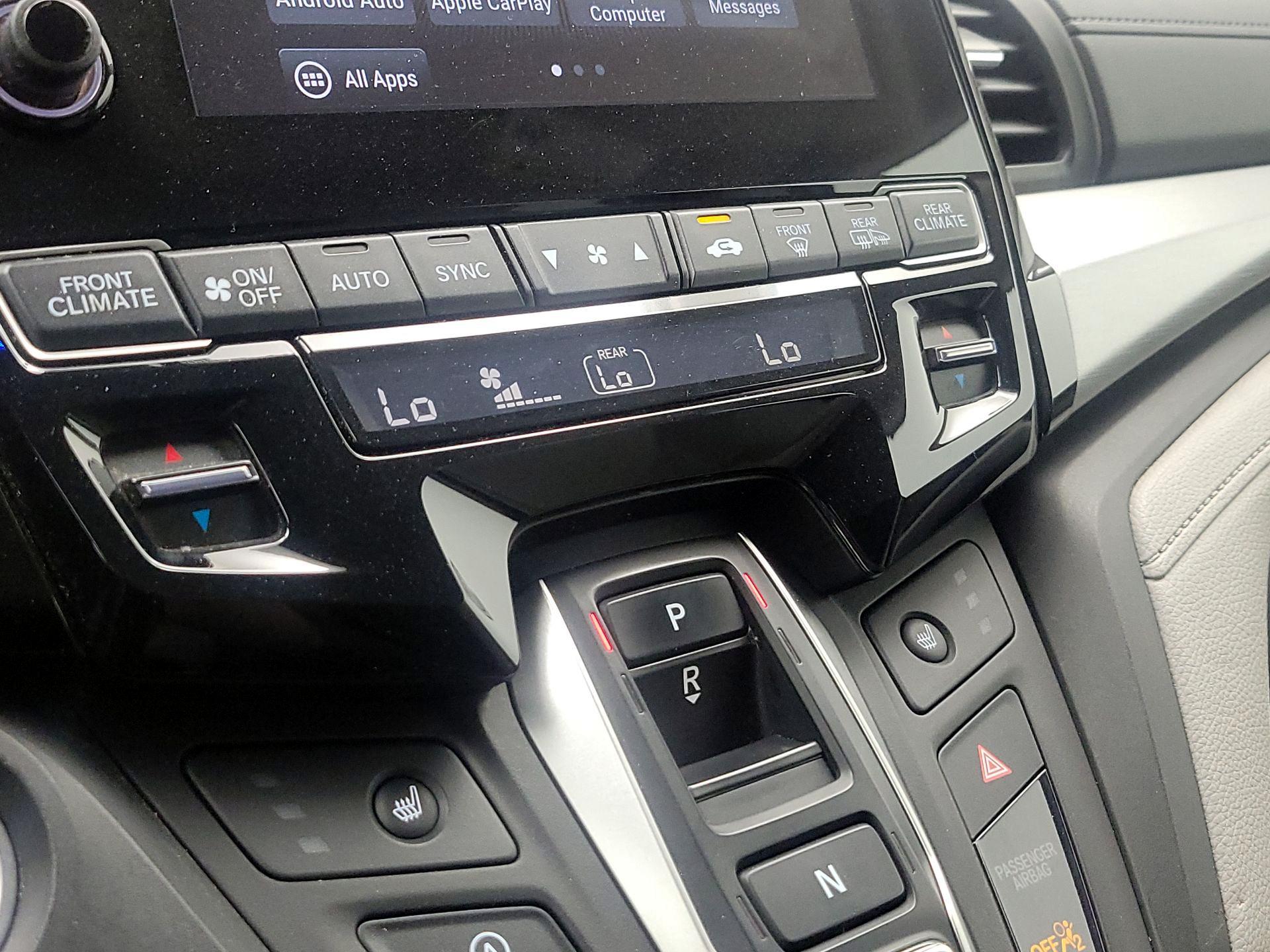 Thumbnail: 2022 Honda Odyssey - 16