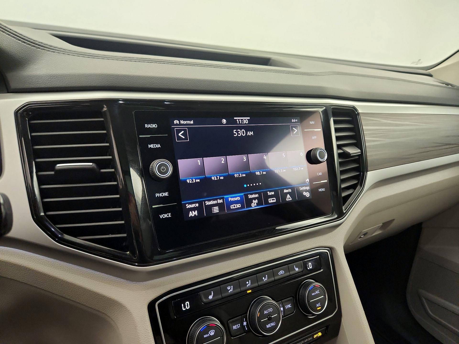 Thumbnail: 2022 Volkswagen Atlas - 16
