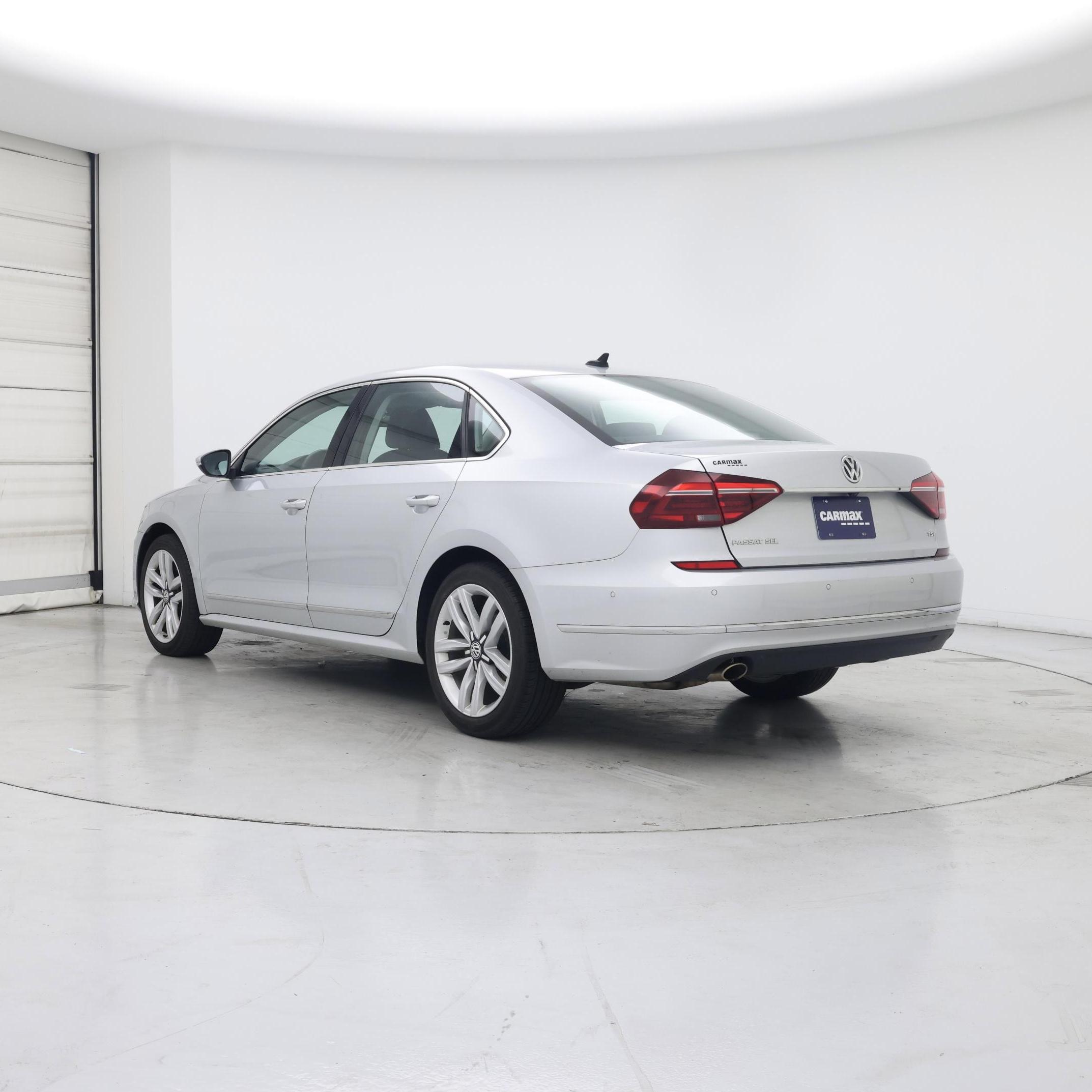 Thumbnail: 2017 Volkswagen Passat - 2