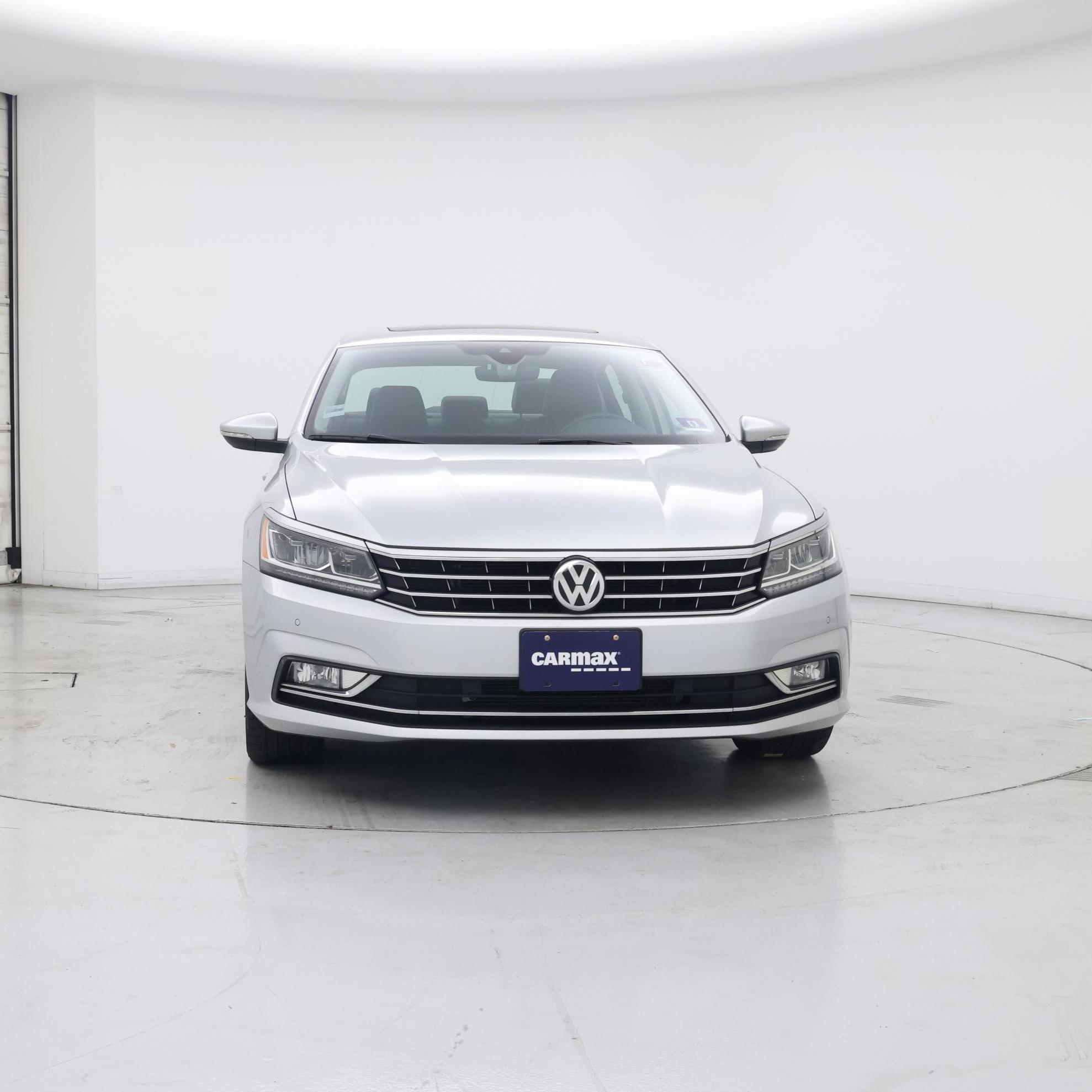 Thumbnail: 2017 Volkswagen Passat - 5