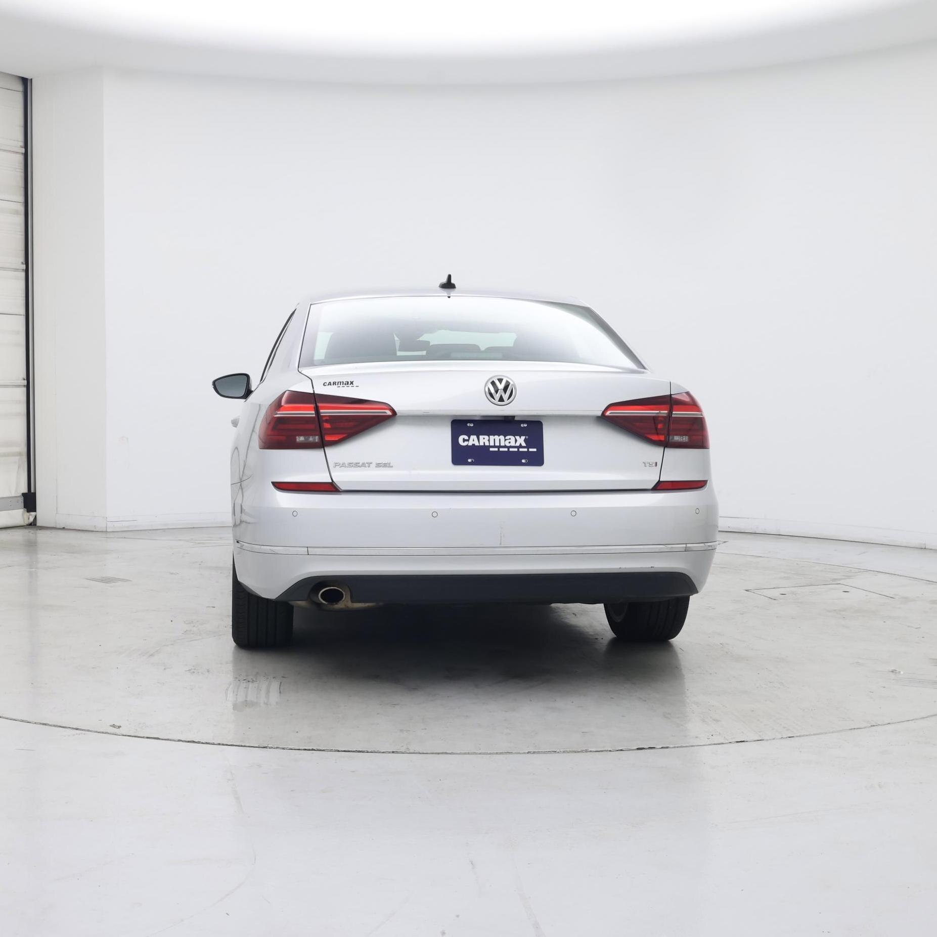 Thumbnail: 2017 Volkswagen Passat - 6