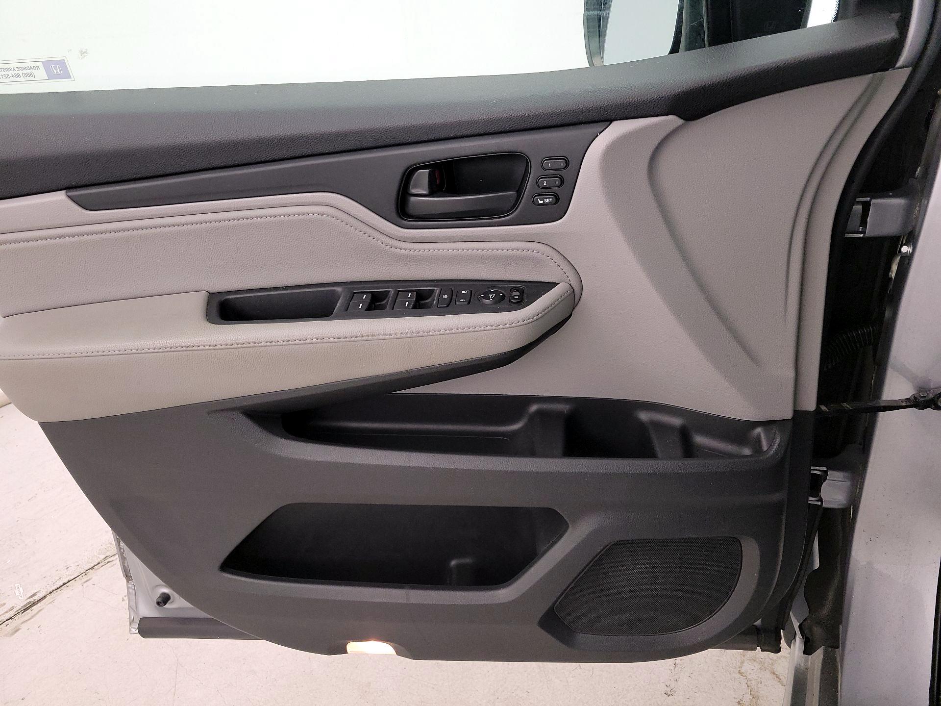 Thumbnail: 2018 Honda Odyssey - 12