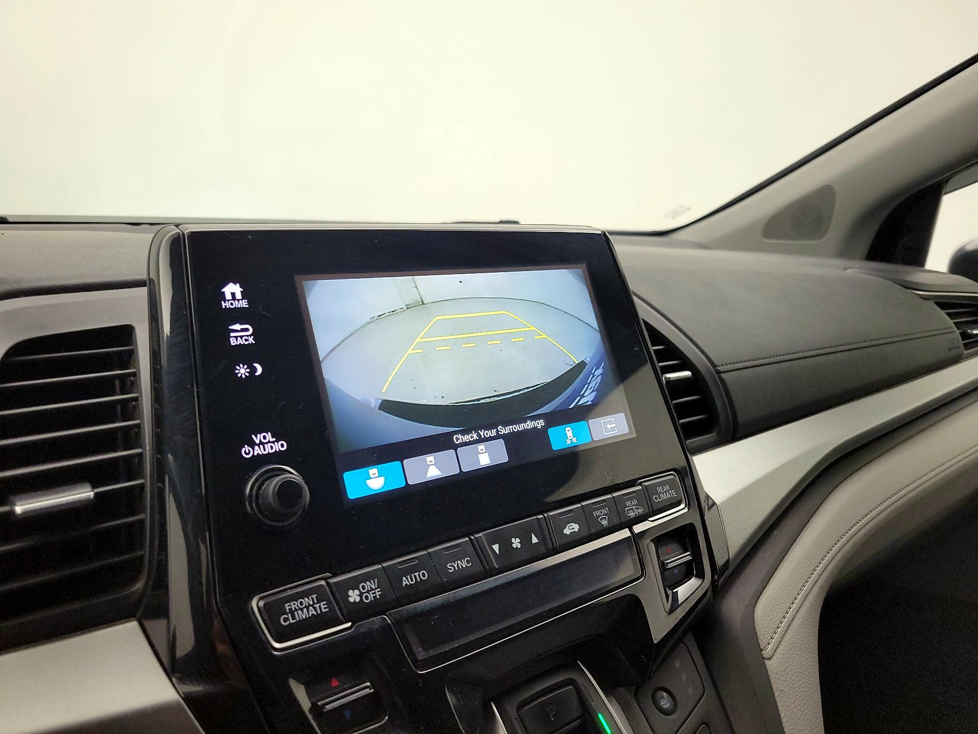 Thumbnail: 2018 Honda Odyssey - 14