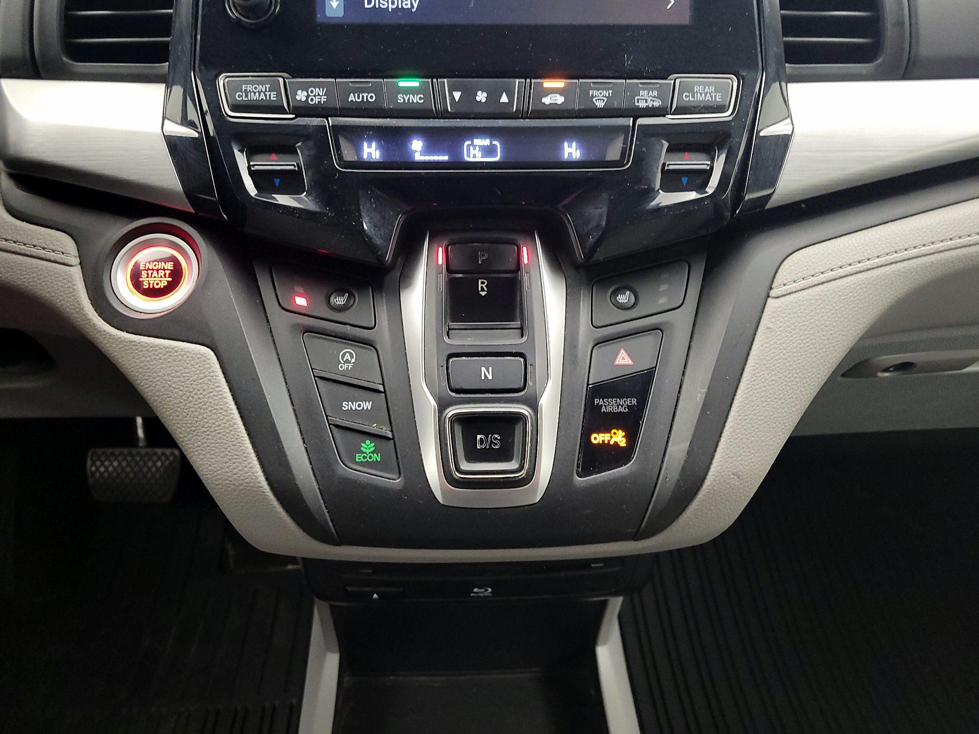 Thumbnail: 2018 Honda Odyssey - 17