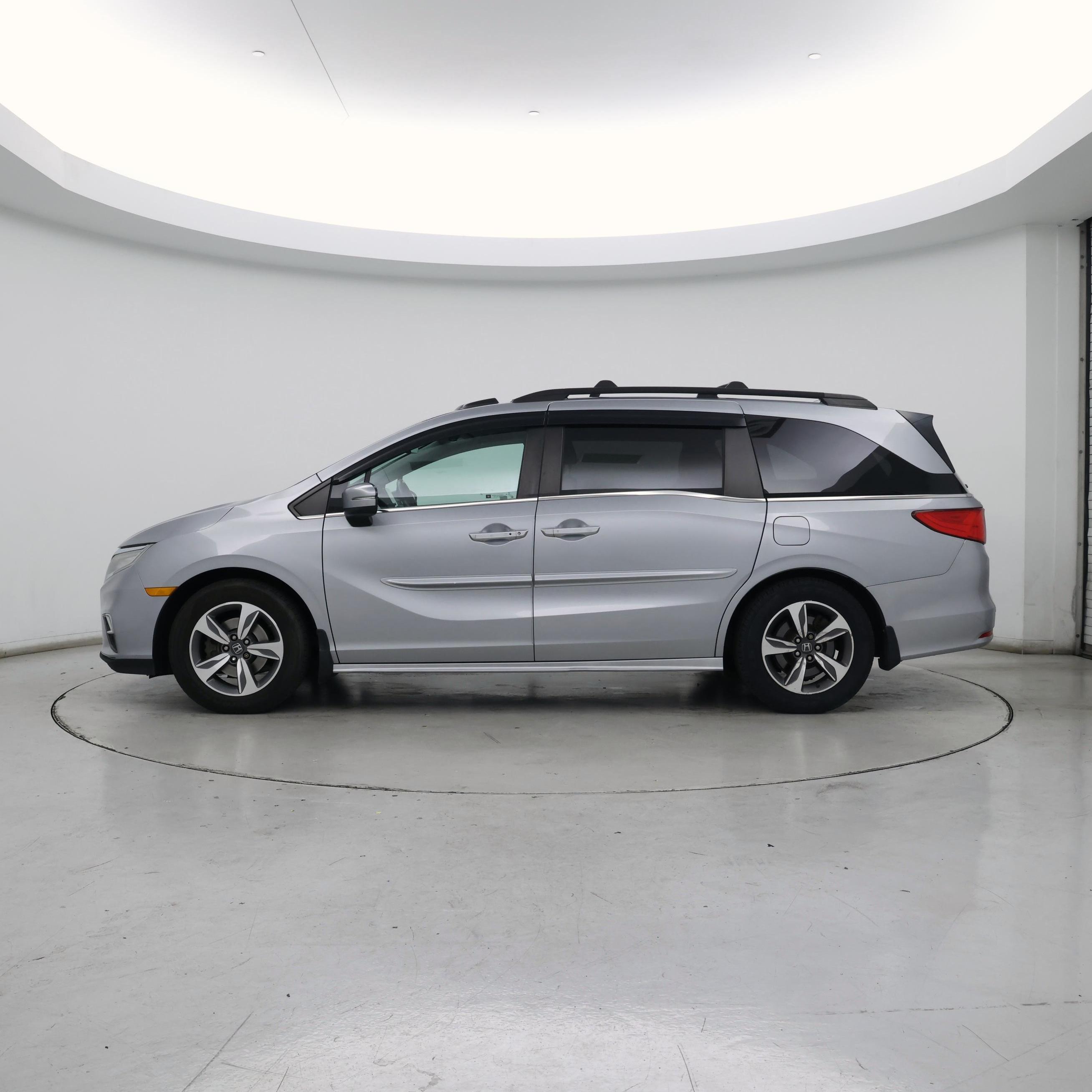 Thumbnail: 2018 Honda Odyssey - 3