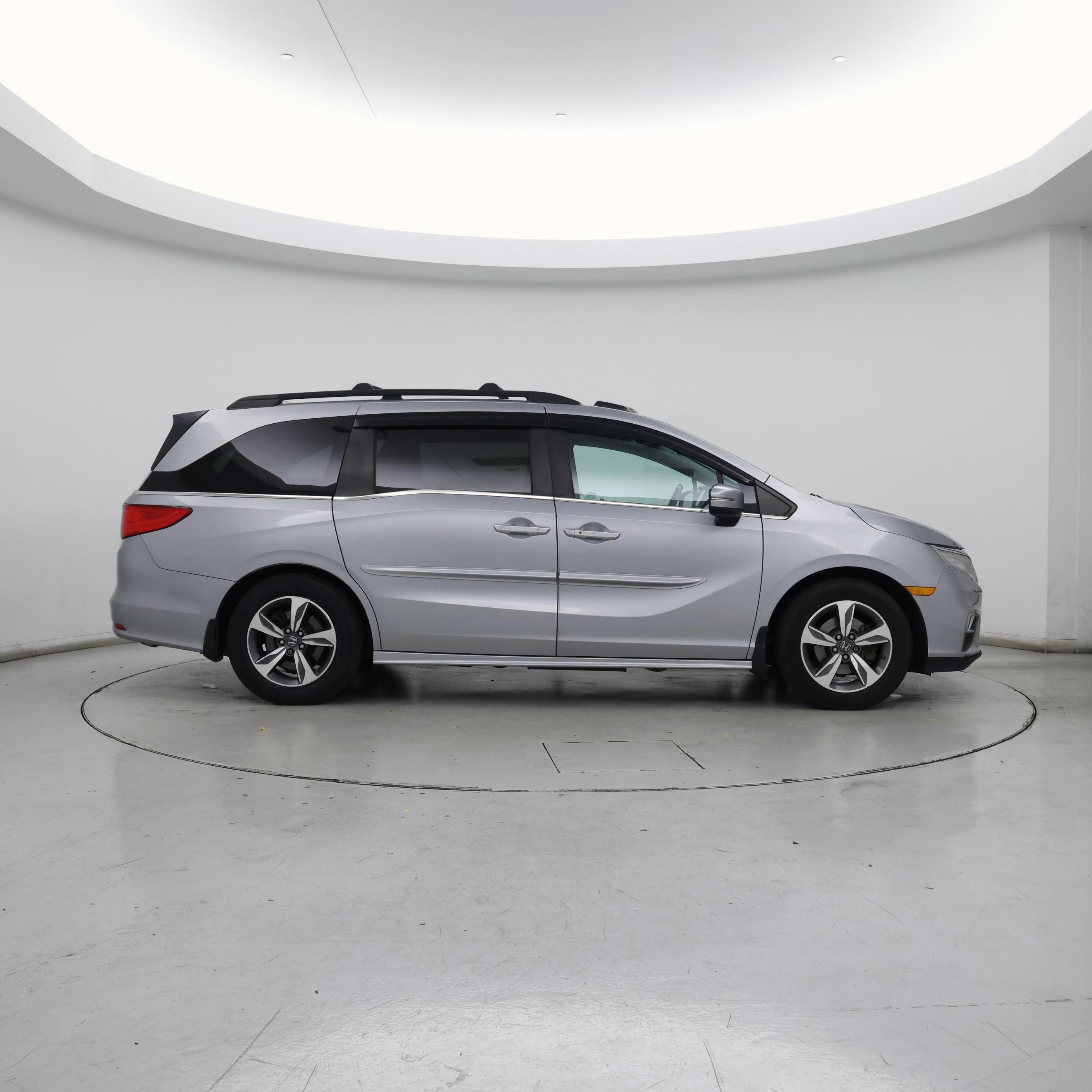 Thumbnail: 2018 Honda Odyssey - 7