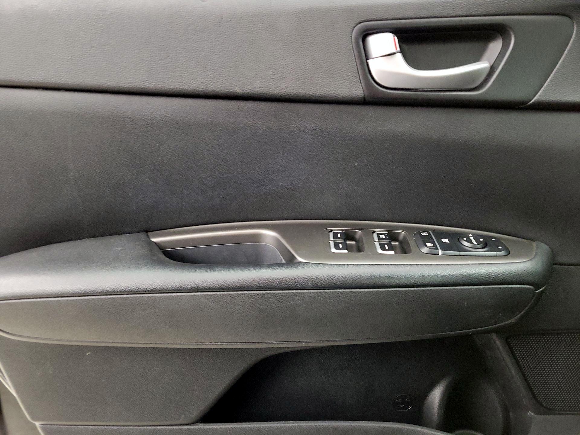 Thumbnail: 2019 Kia Optima - 12