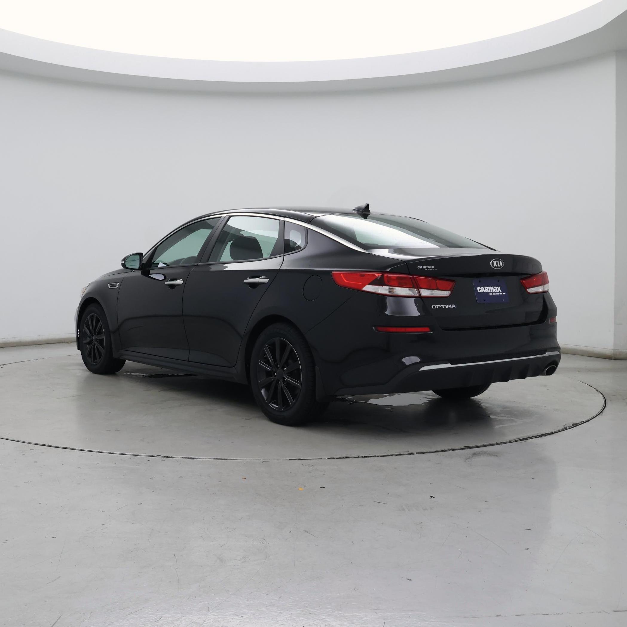 Thumbnail: 2019 Kia Optima - 2