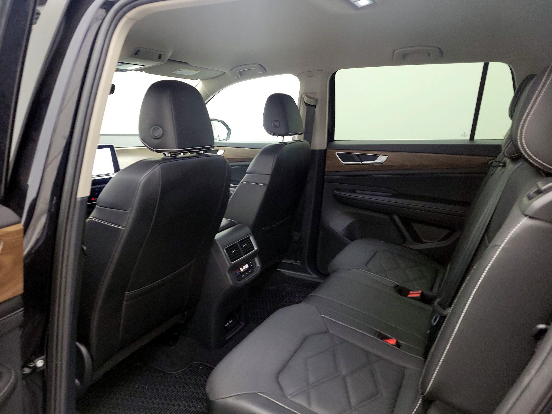 Thumbnail: 2024 Volkswagen Atlas - 19