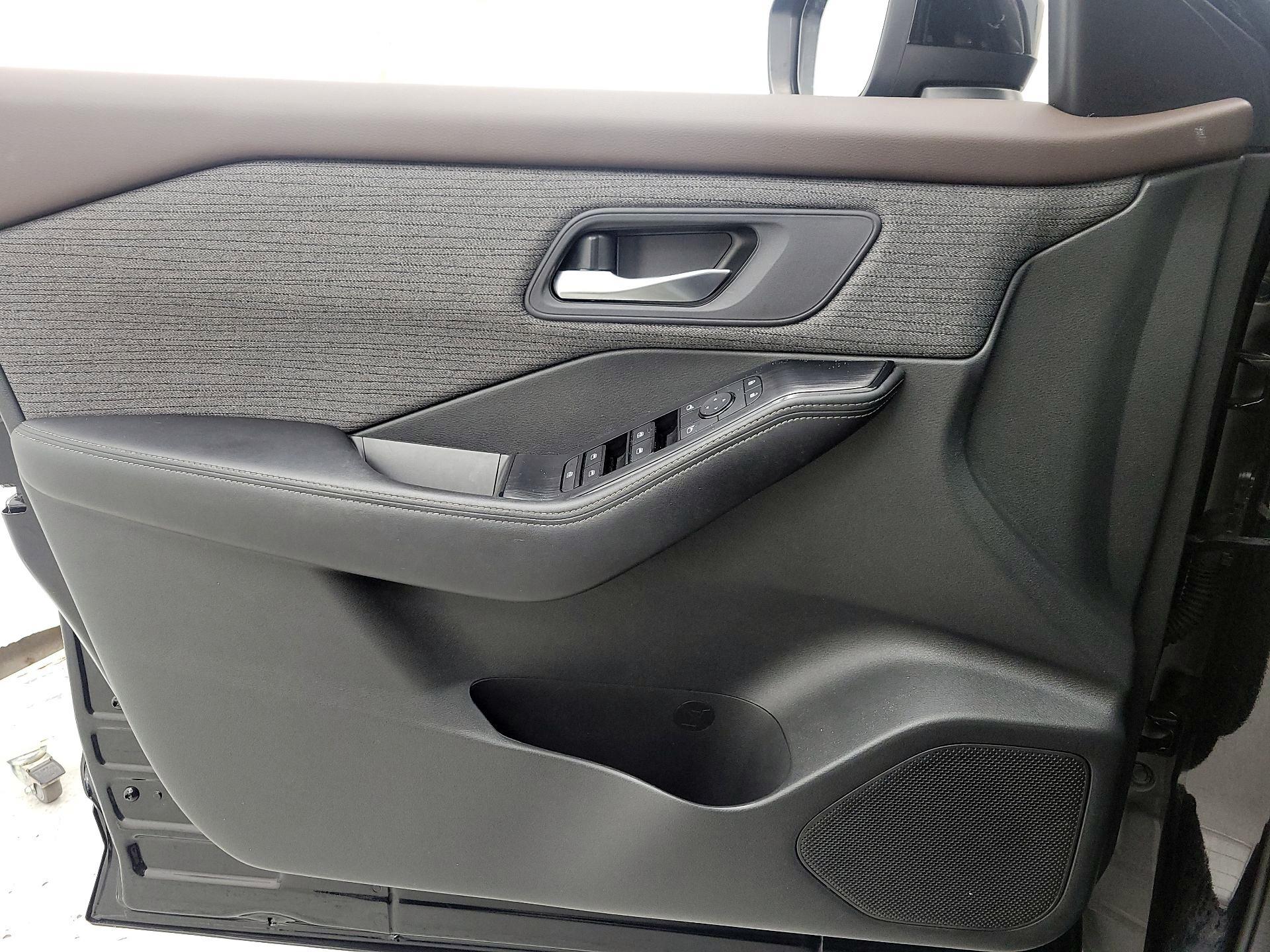 Thumbnail: 2022 Nissan Rogue - 12