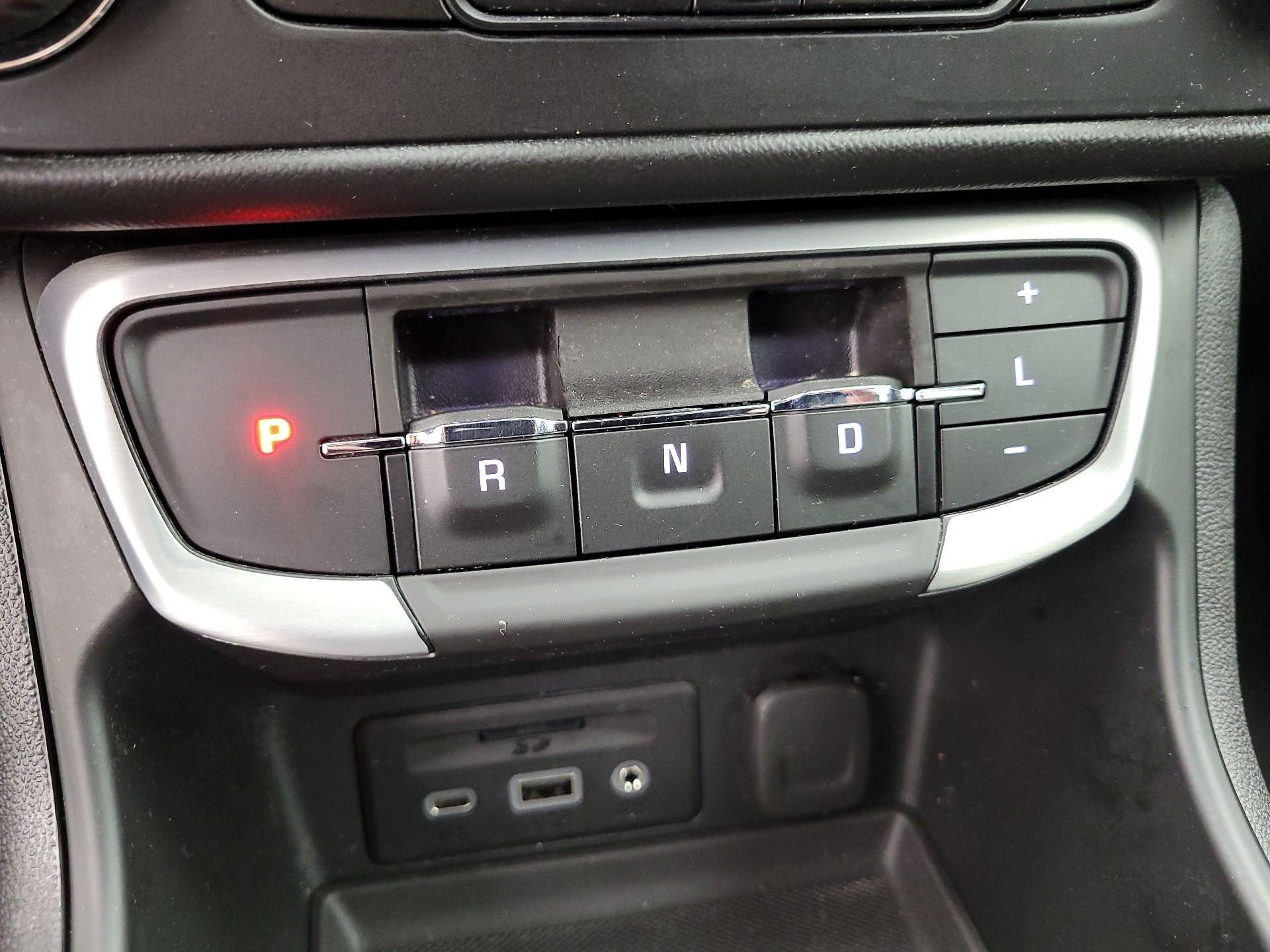 Thumbnail: 2022 GMC Terrain - 17