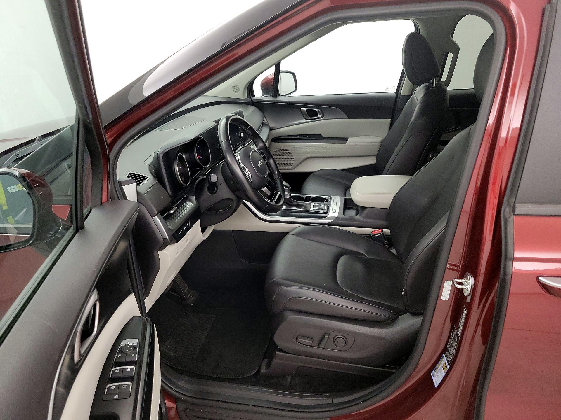 Thumbnail: 2022 Kia Carnival - 11