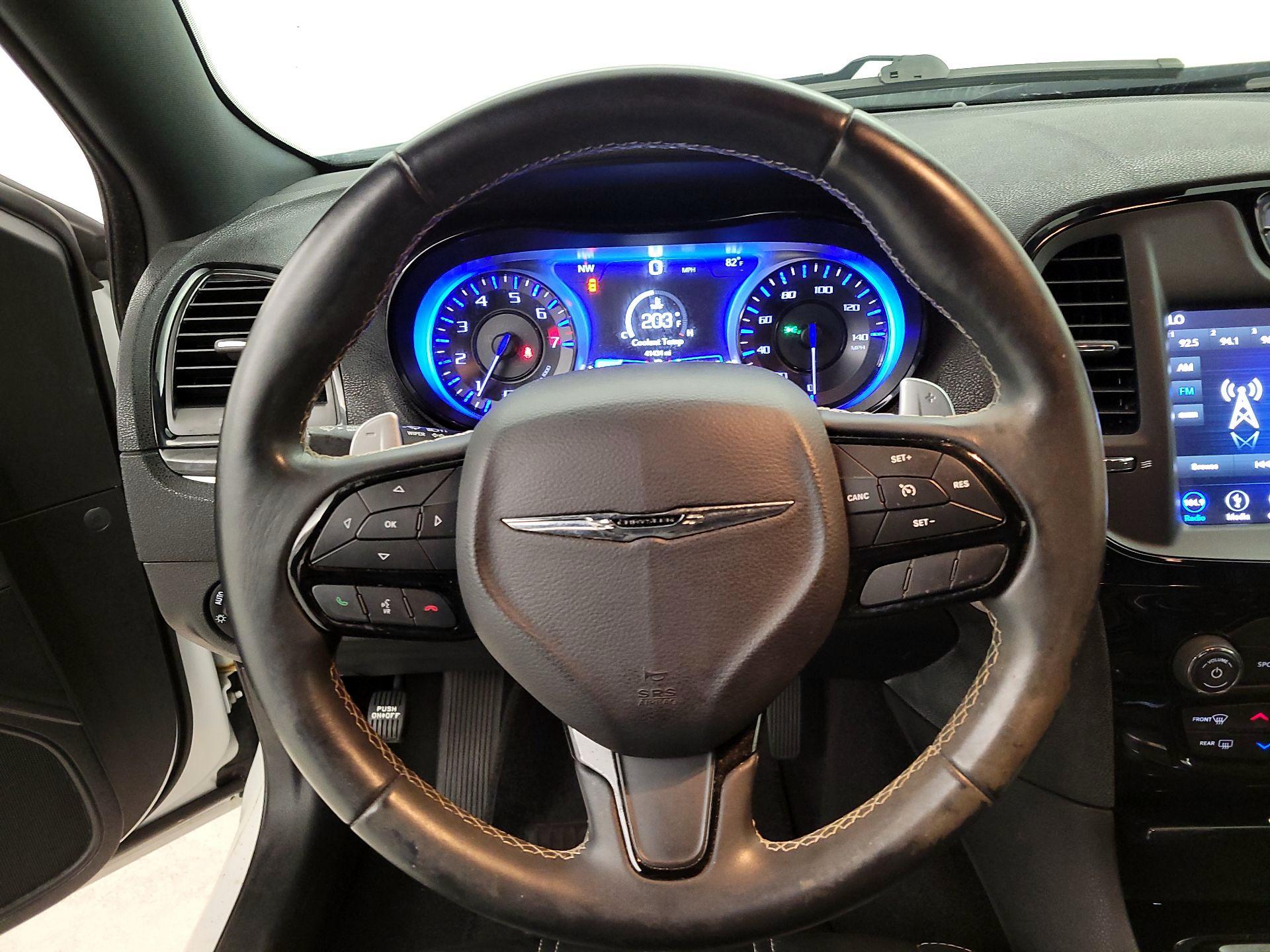 Thumbnail: 2019 Chrysler 300 - 10