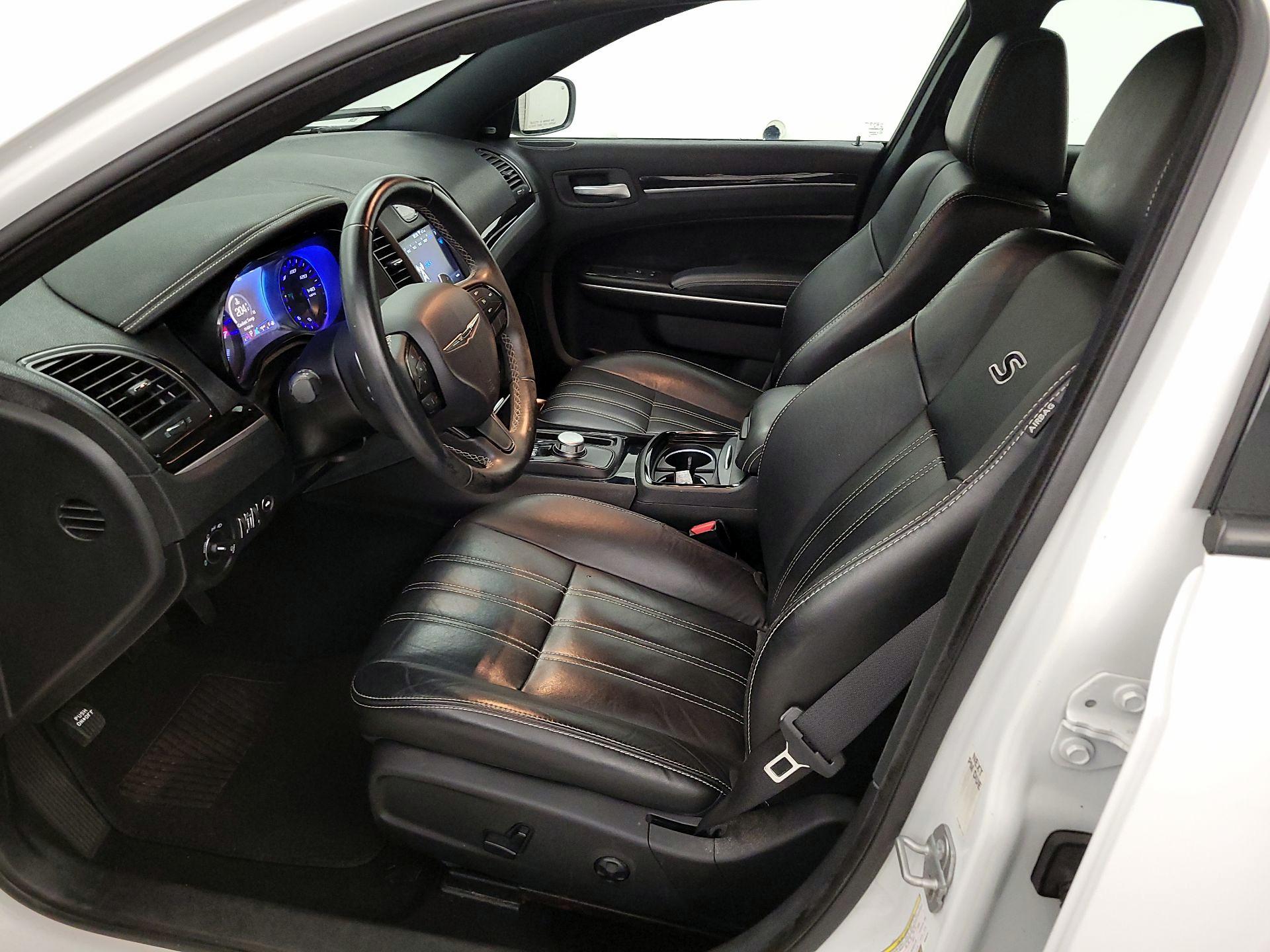 Thumbnail: 2019 Chrysler 300 - 11