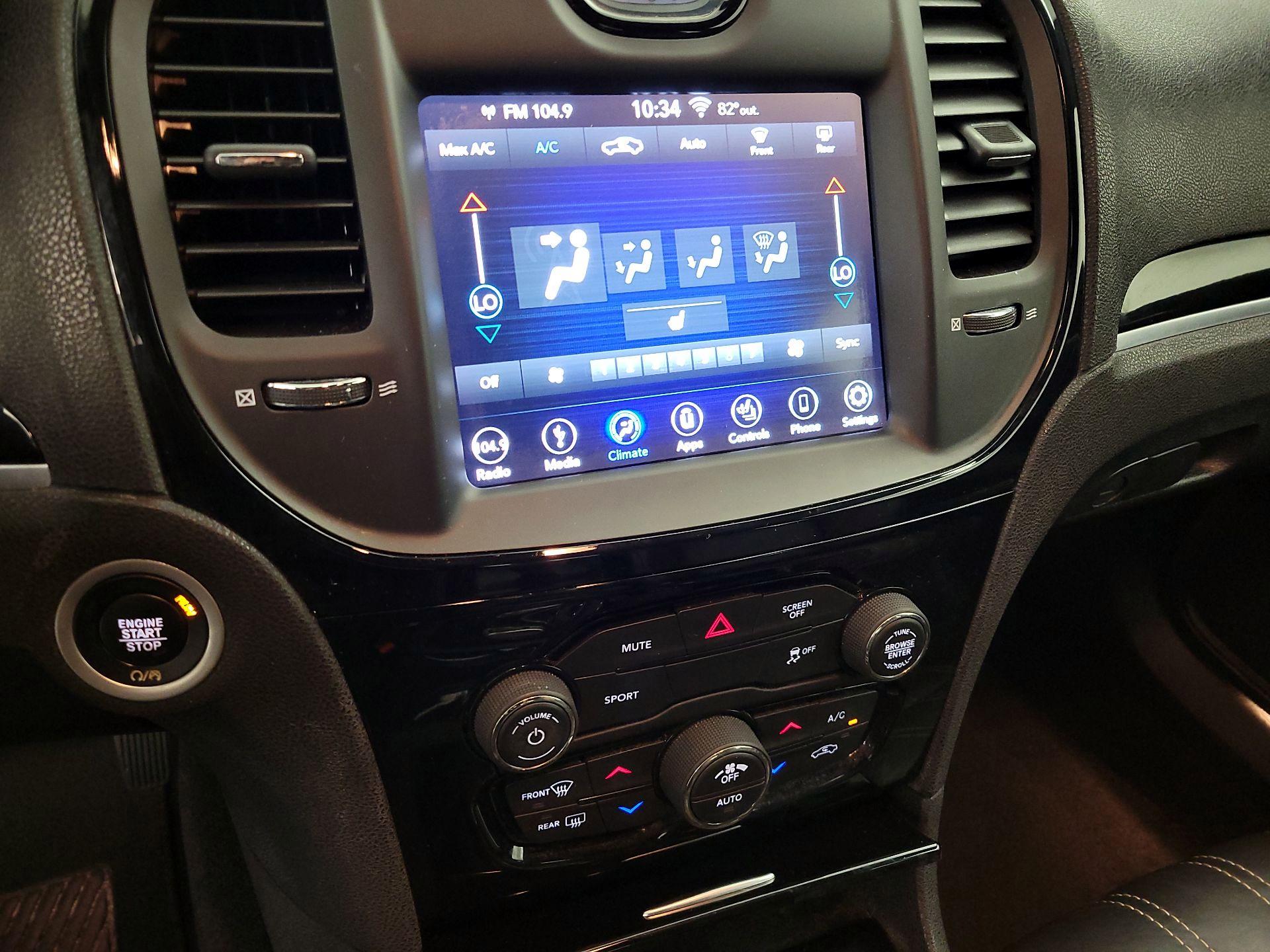 Thumbnail: 2019 Chrysler 300 - 16