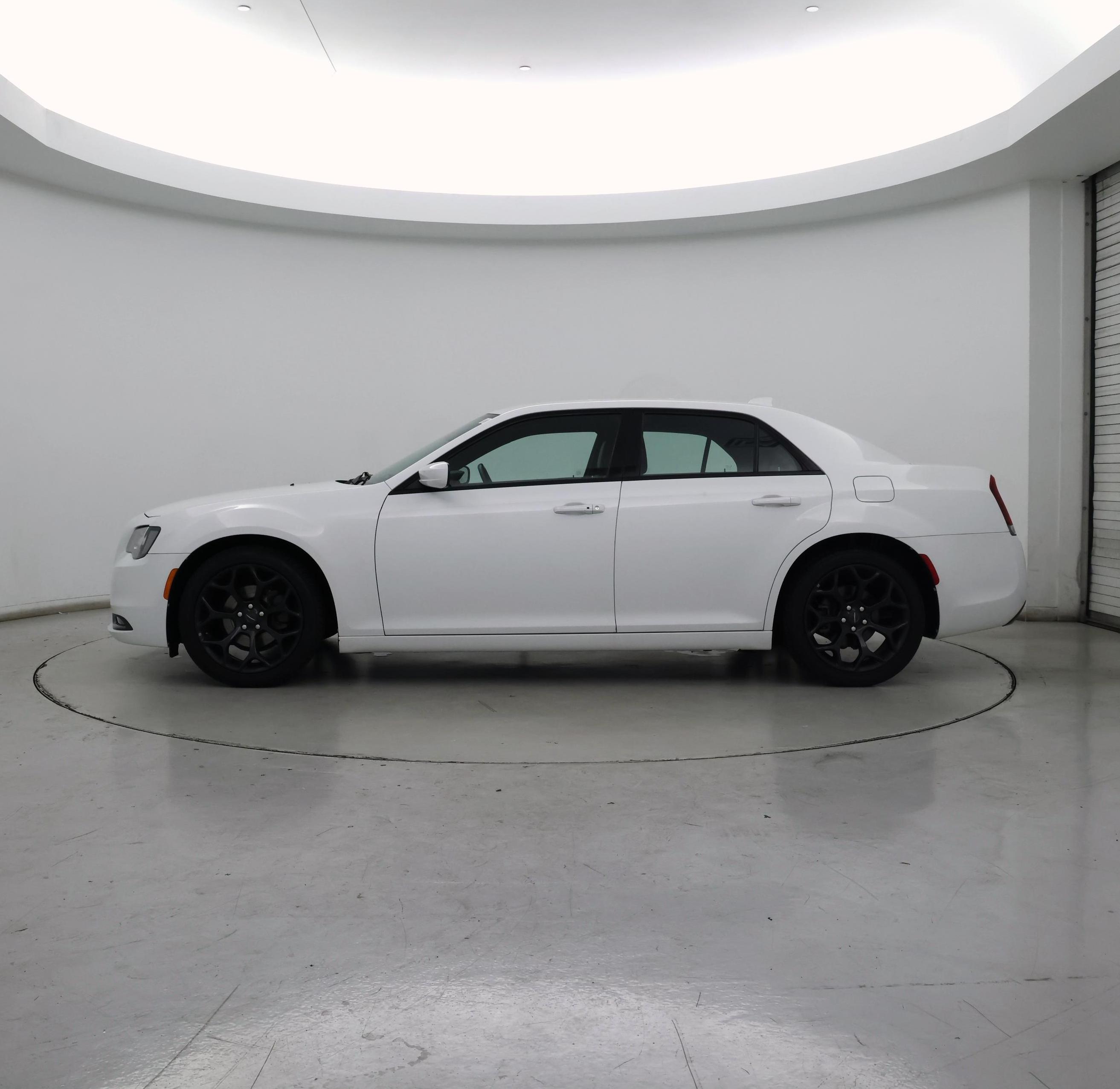 Thumbnail: 2019 Chrysler 300 - 3