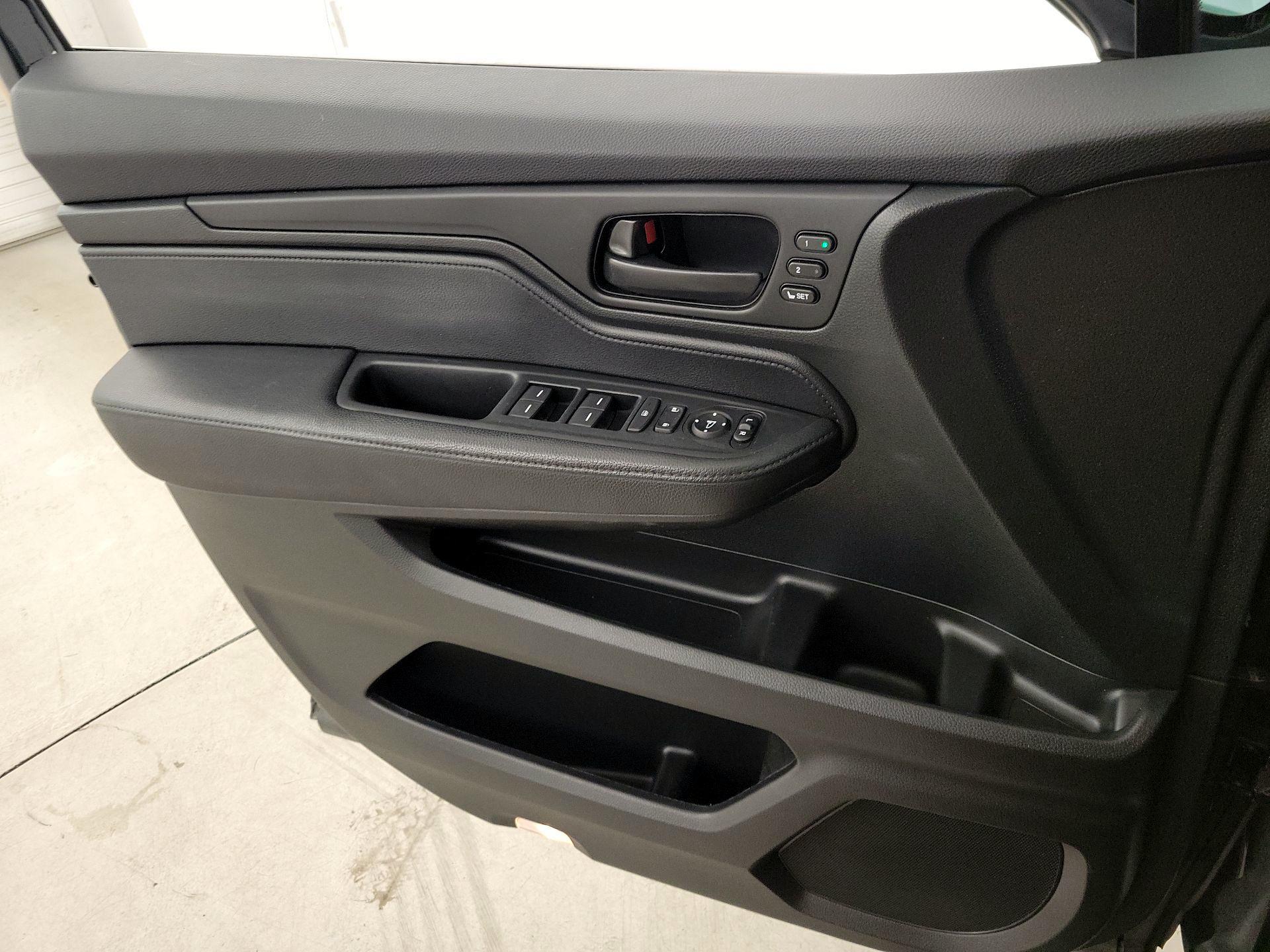 Thumbnail: 2023 Honda Odyssey - 12