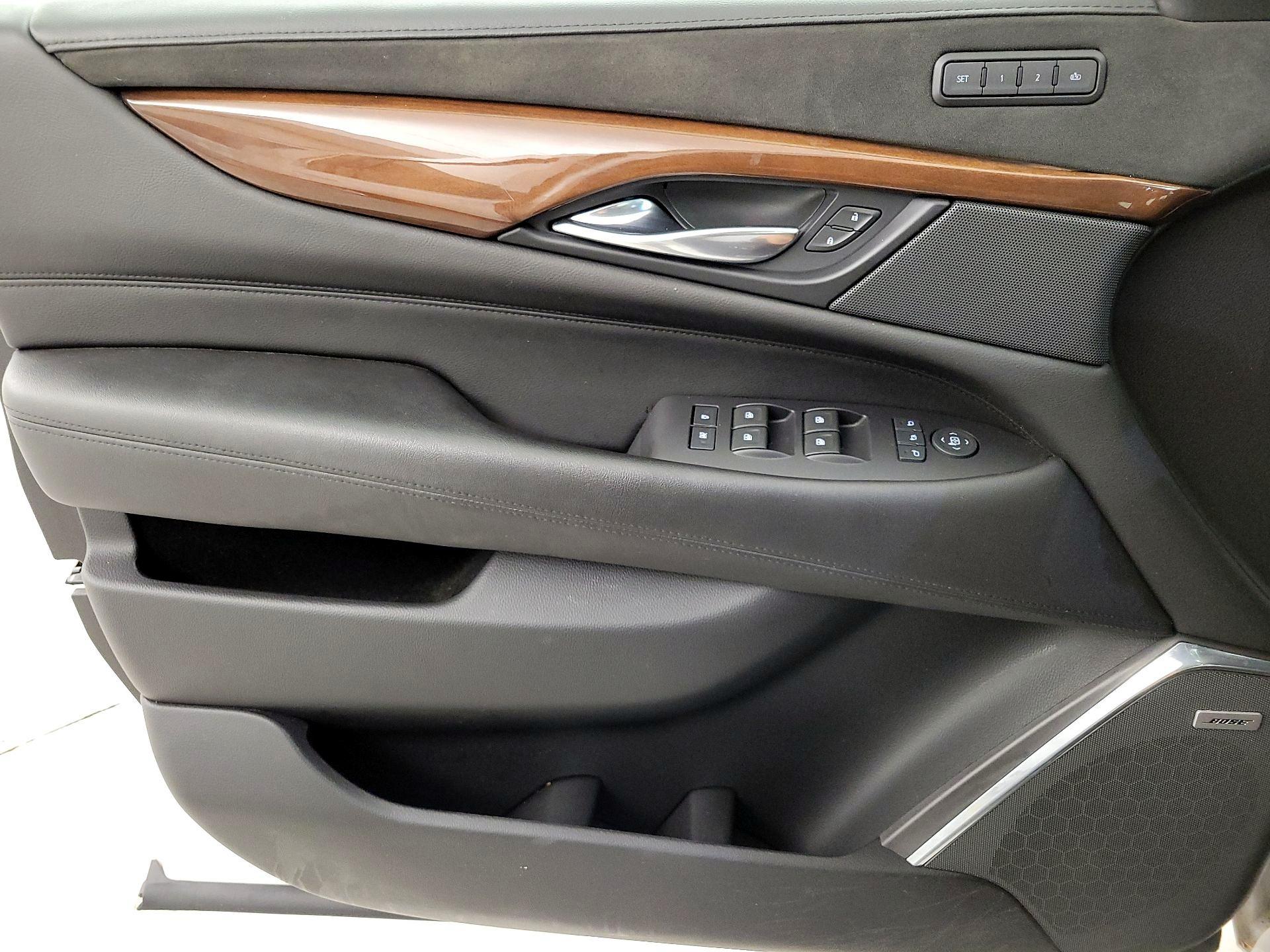 Thumbnail: 2019 Cadillac Escalade - 12