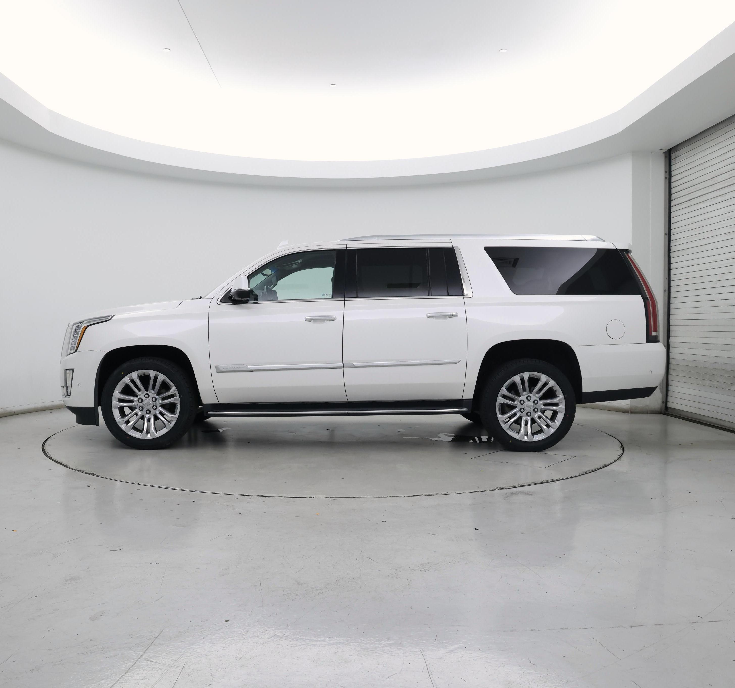 Thumbnail: 2019 Cadillac Escalade - 3