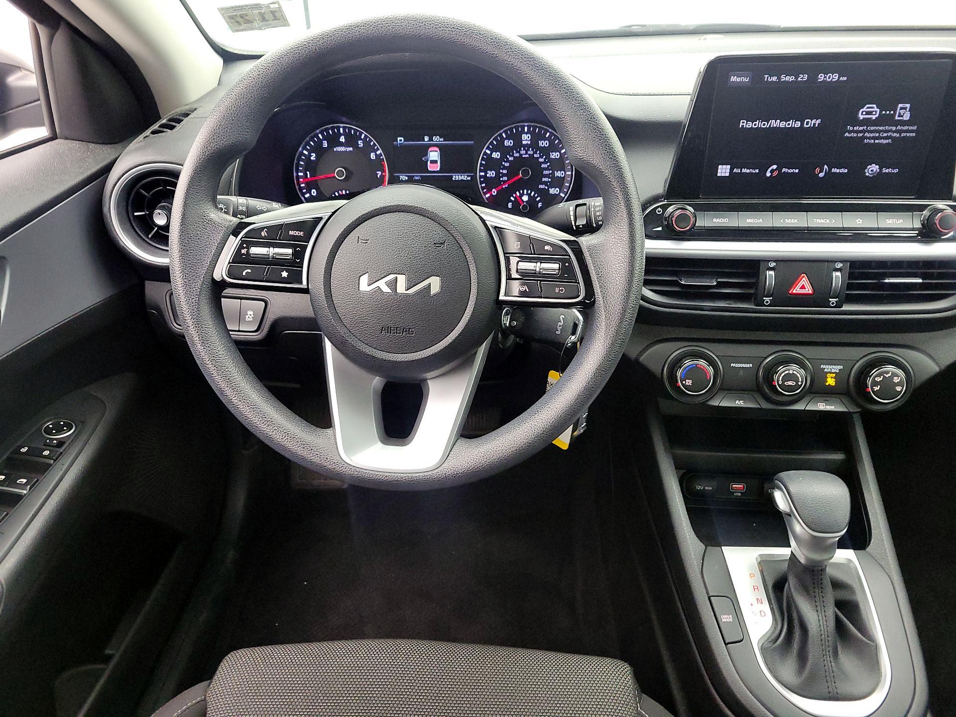 Thumbnail: 2023 Kia Forte - 9