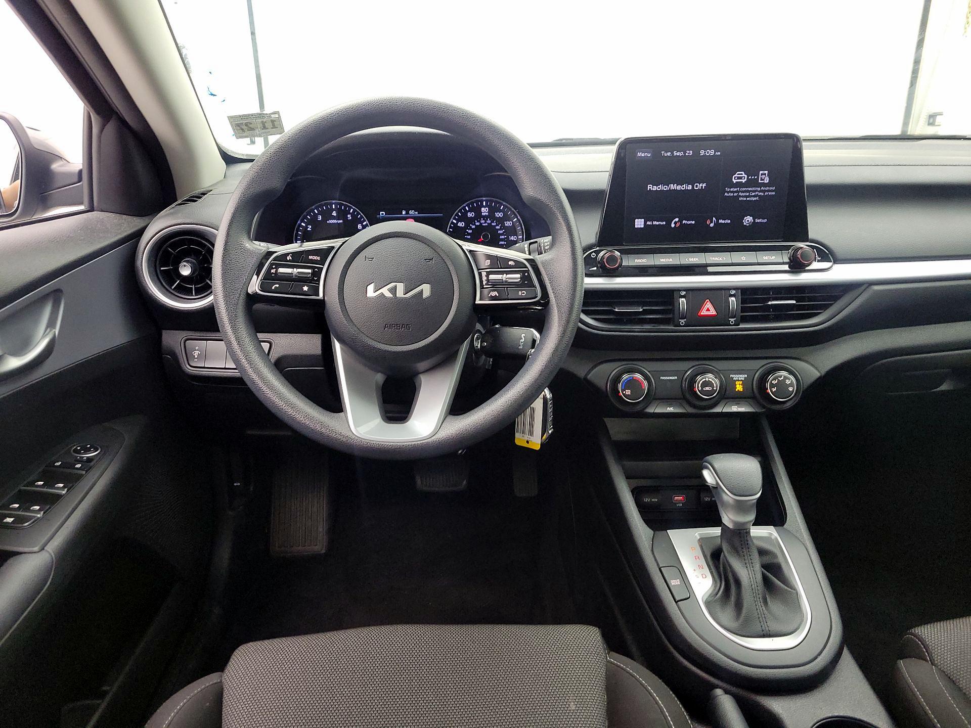 Thumbnail: 2023 Kia Forte - 10