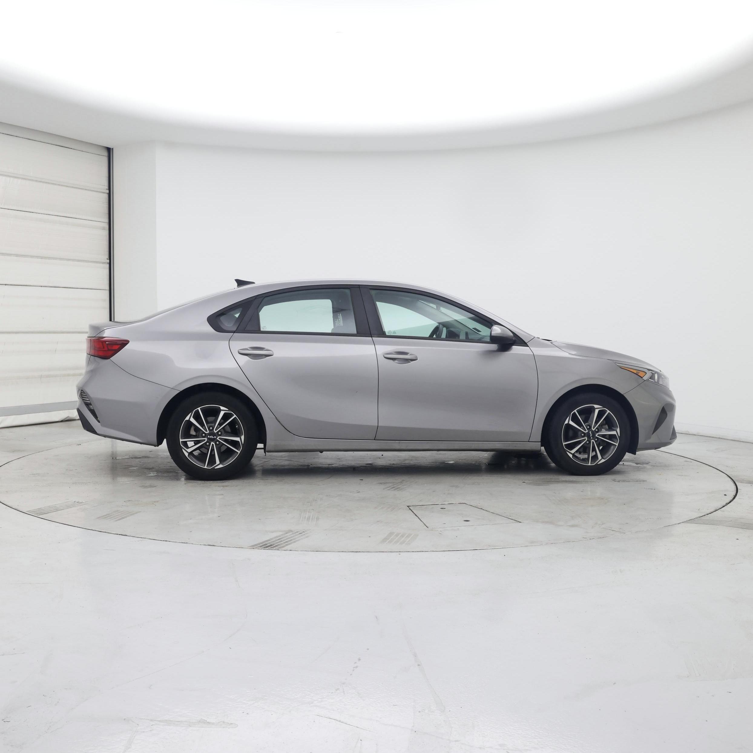 Thumbnail: 2023 Kia Forte - 7