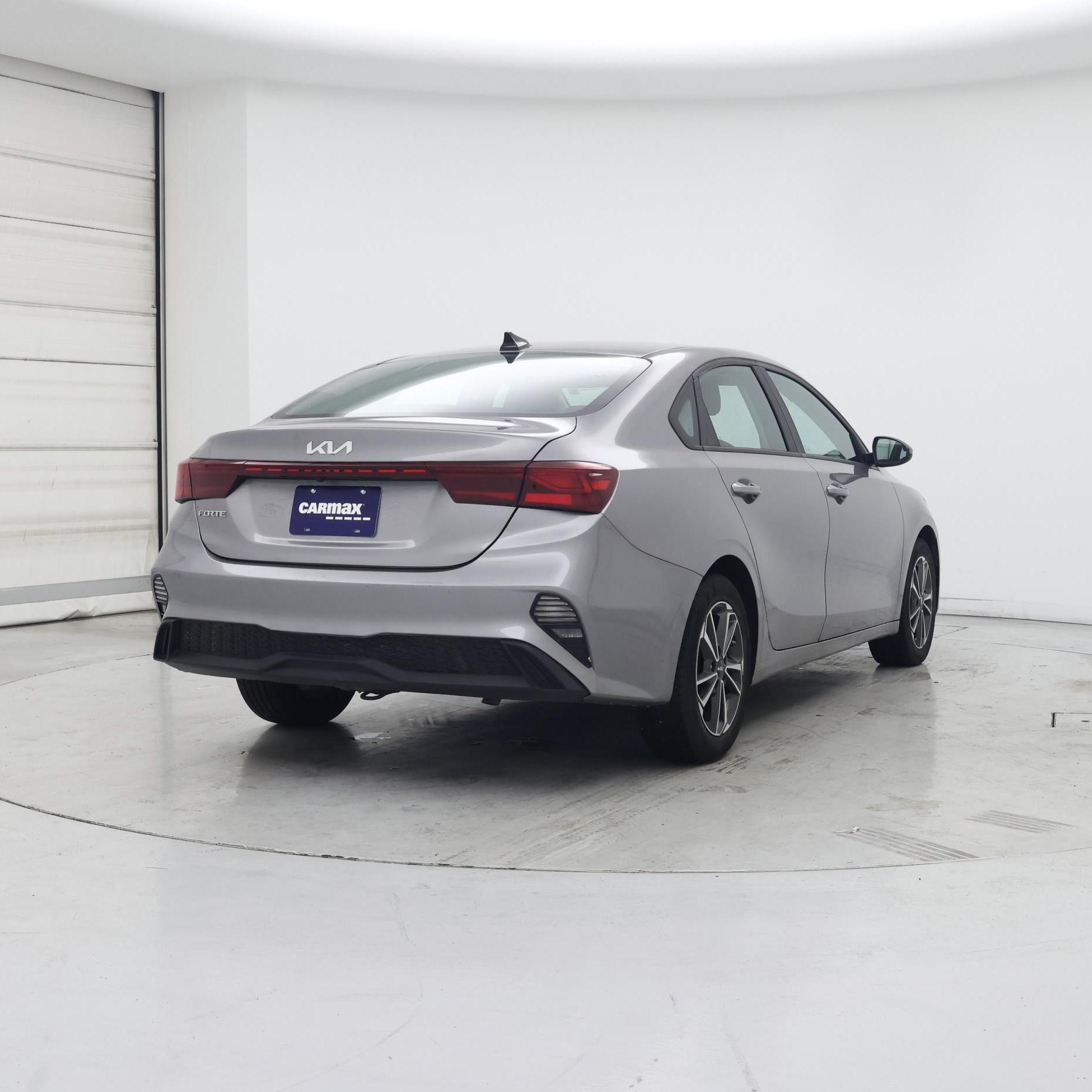 Thumbnail: 2023 Kia Forte - 8