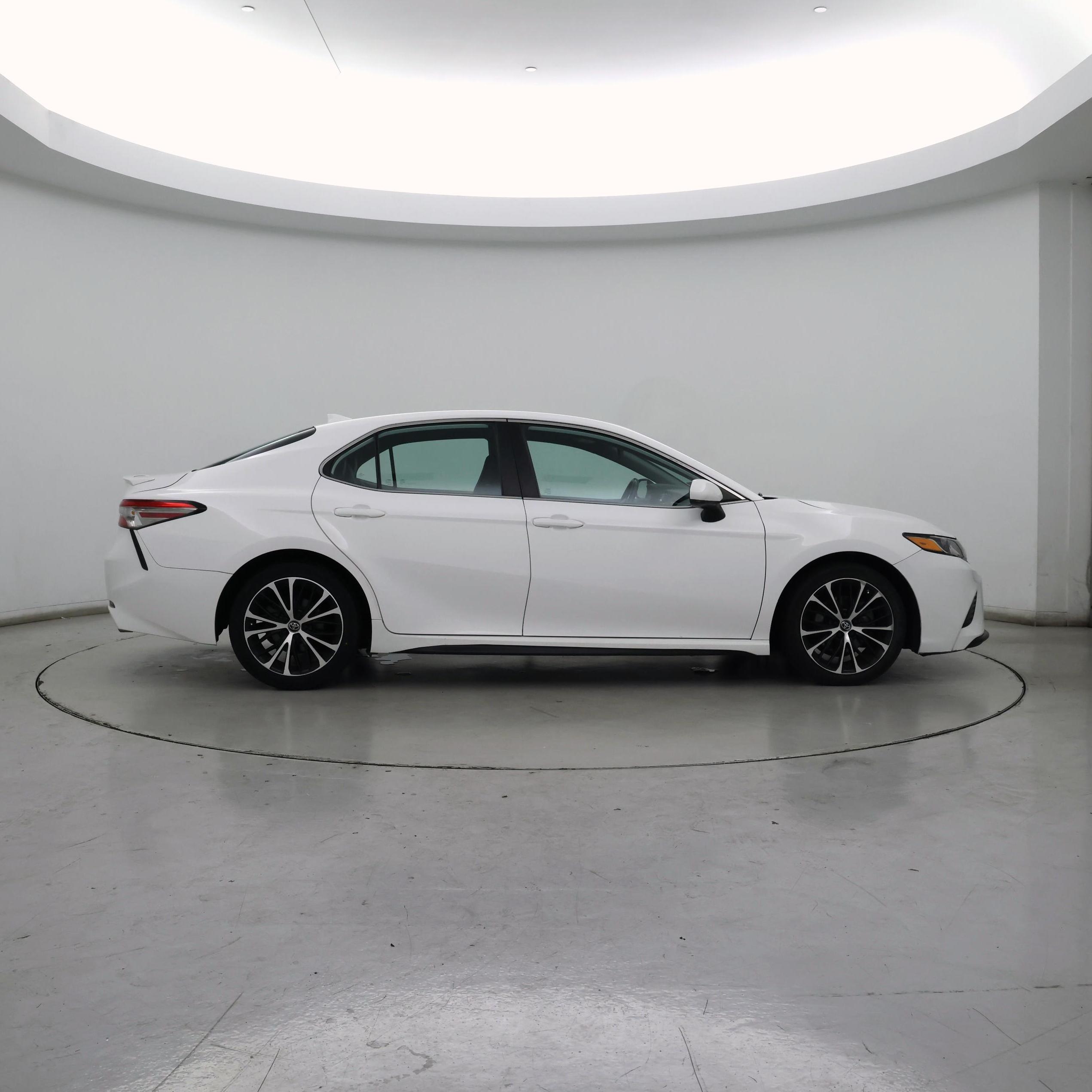Thumbnail: 2019 Toyota Camry - 7