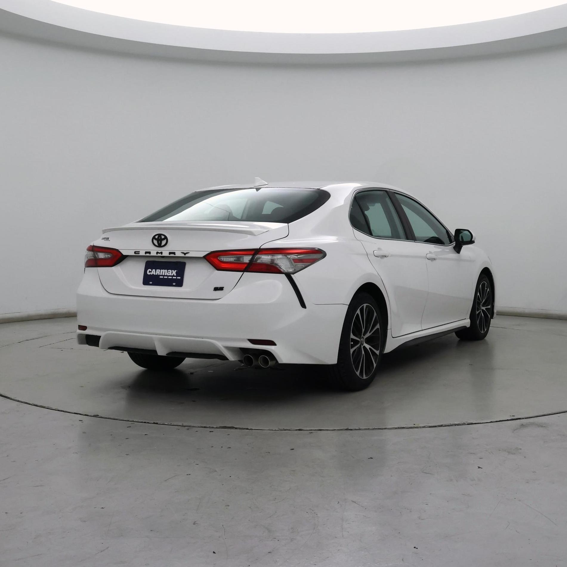 Thumbnail: 2019 Toyota Camry - 8
