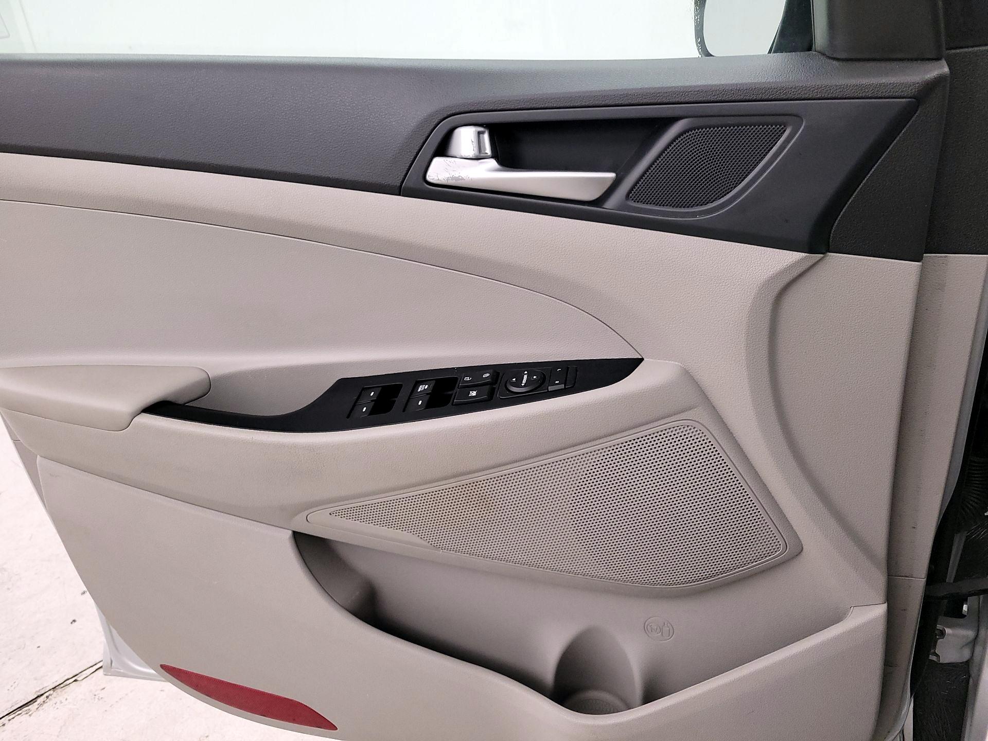 Thumbnail: 2019 Hyundai Tucson - 12