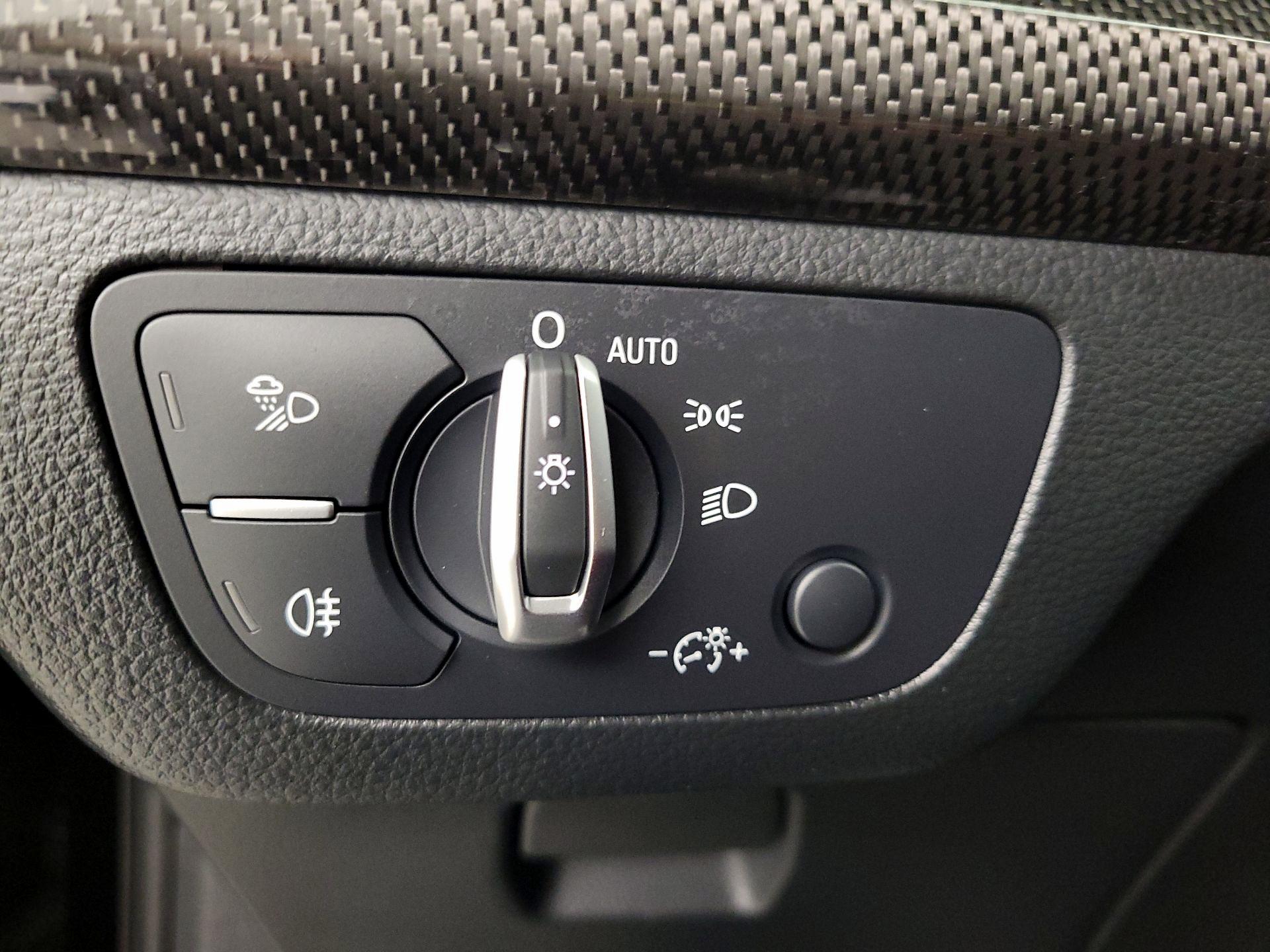 Thumbnail: 2020 Audi SQ5 - 13