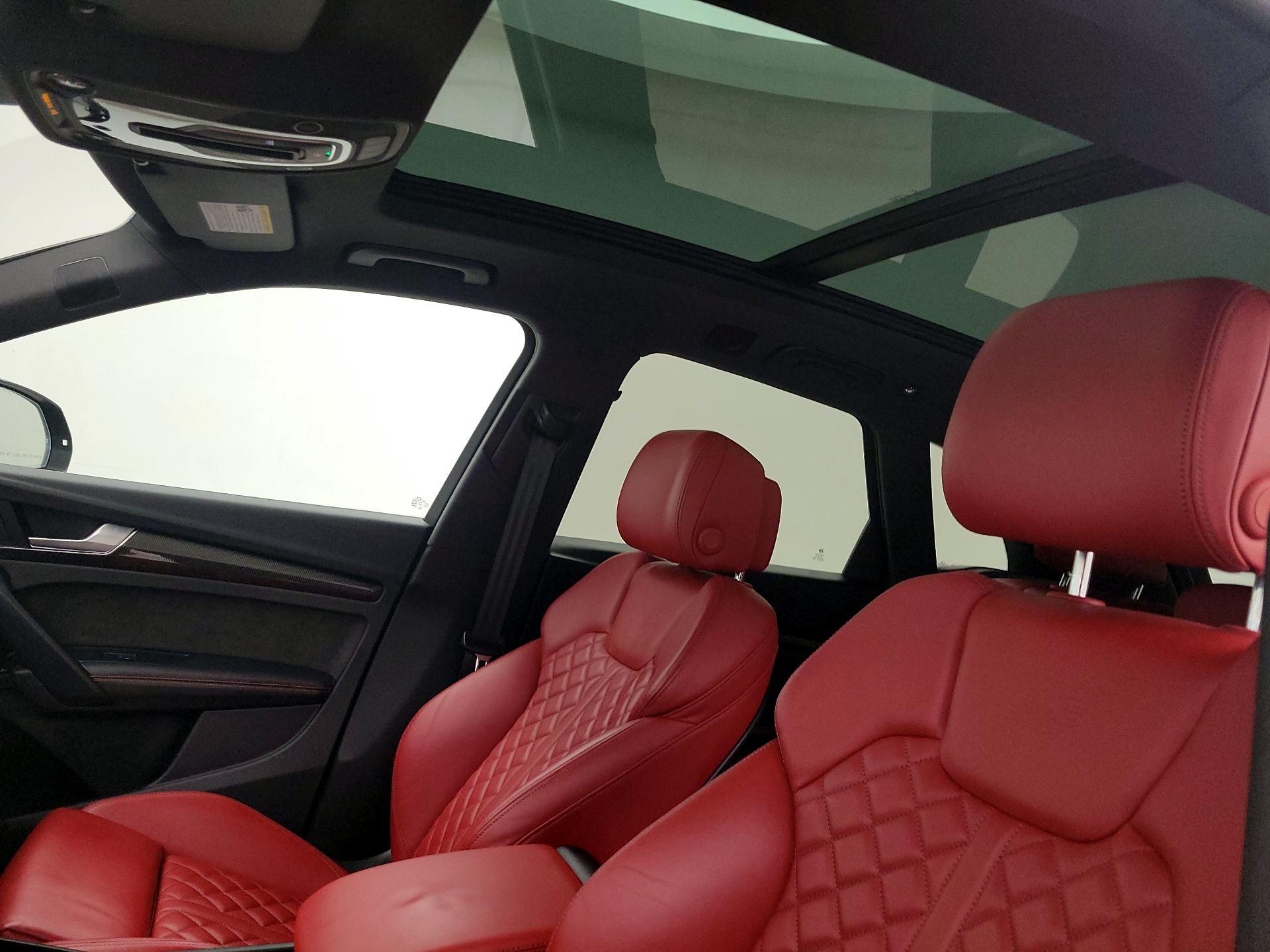 Thumbnail: 2020 Audi SQ5 - 17